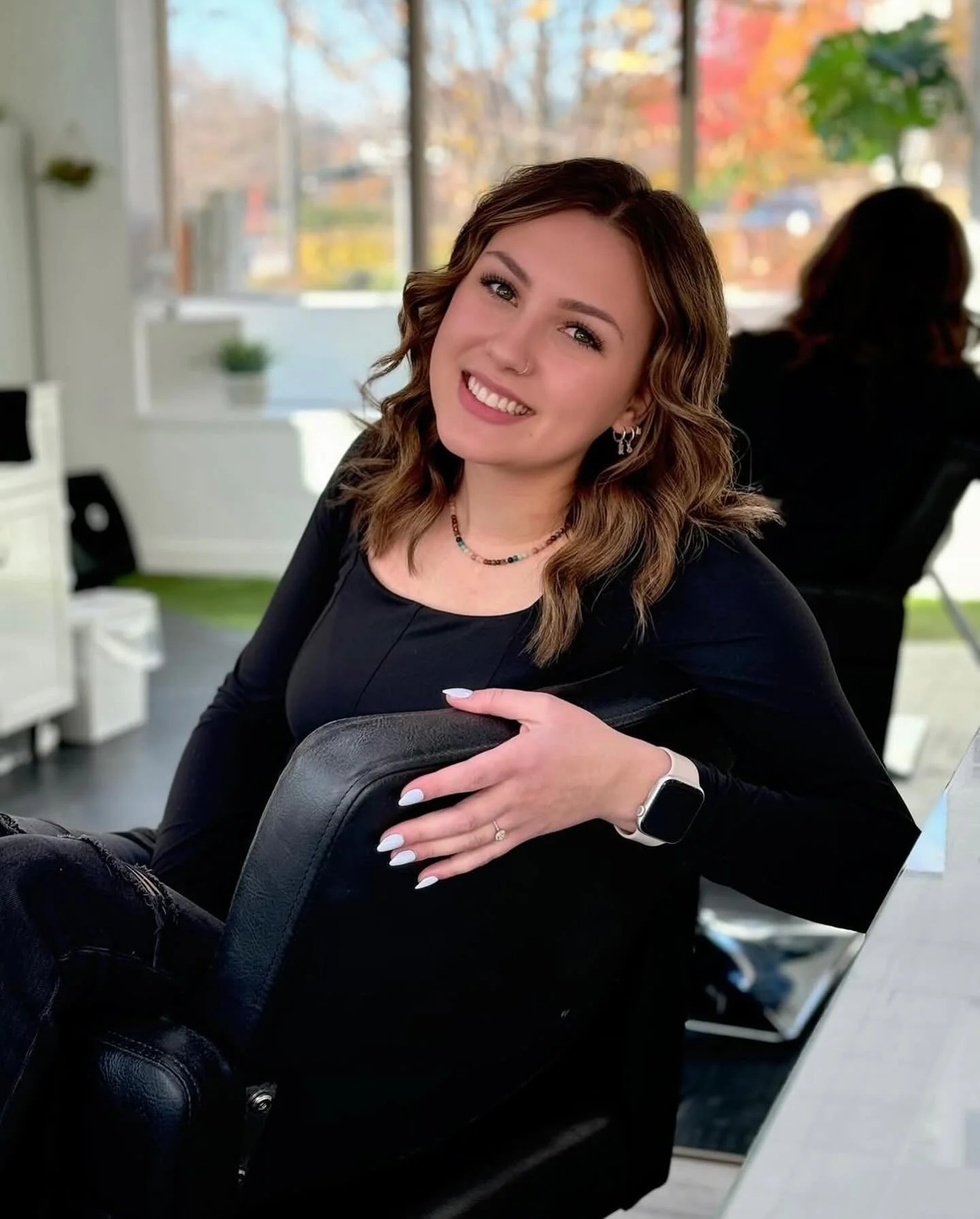 This week we&rsquo;re celebrating our girl Becks &mdash; one year at Earthly Beauty Bar and her 21st birthday! 🥂💄
Becks, your talent, energy, and heart light up our salon every single day. We&rsquo;re so proud of the stylist (and human!) you&rsquo;