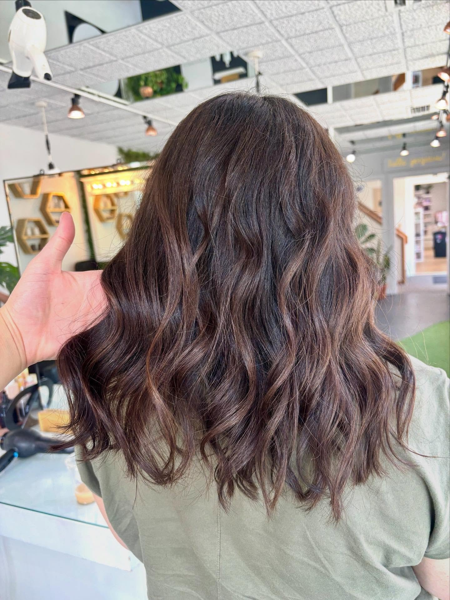 Holiday glow-up season is almost here &mdash; book your spot before we fill up! ✨
#downtownhair #earthlybeauty #earthlybeautybar #cda #cdaidaho #idaho #idahome #idahostylist #hair #salon #luxury #luxurysalon #cdasalon #downtown #downtowncda #updo #st