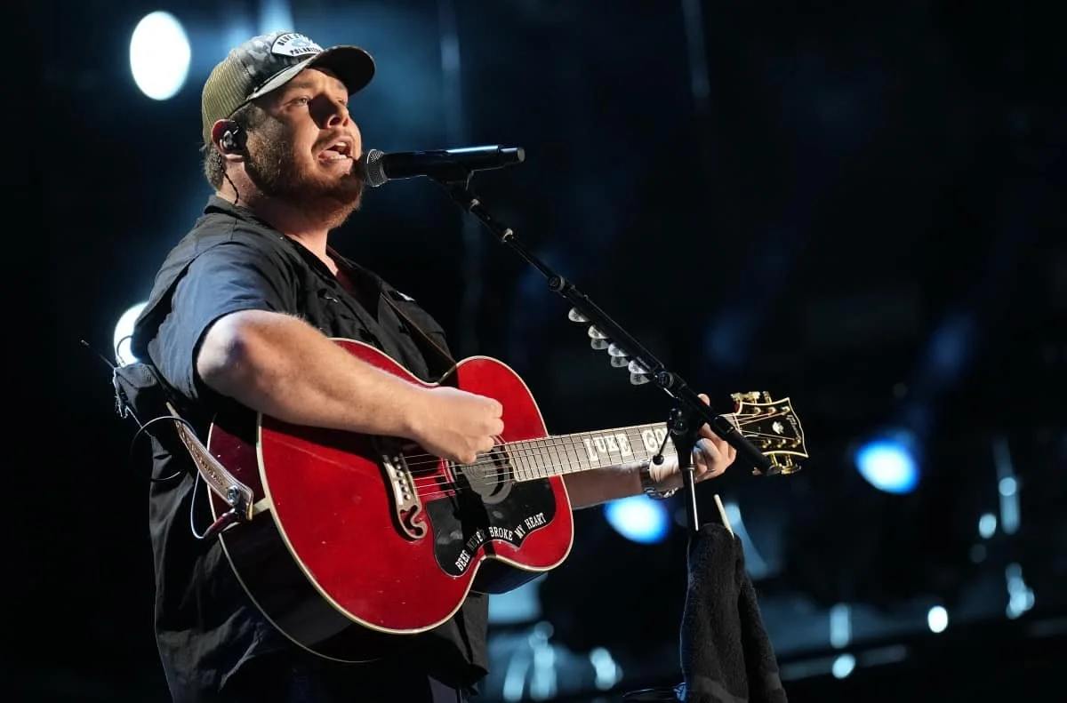Luke Combs Shows Country Music Is Bigger Than The Bar.