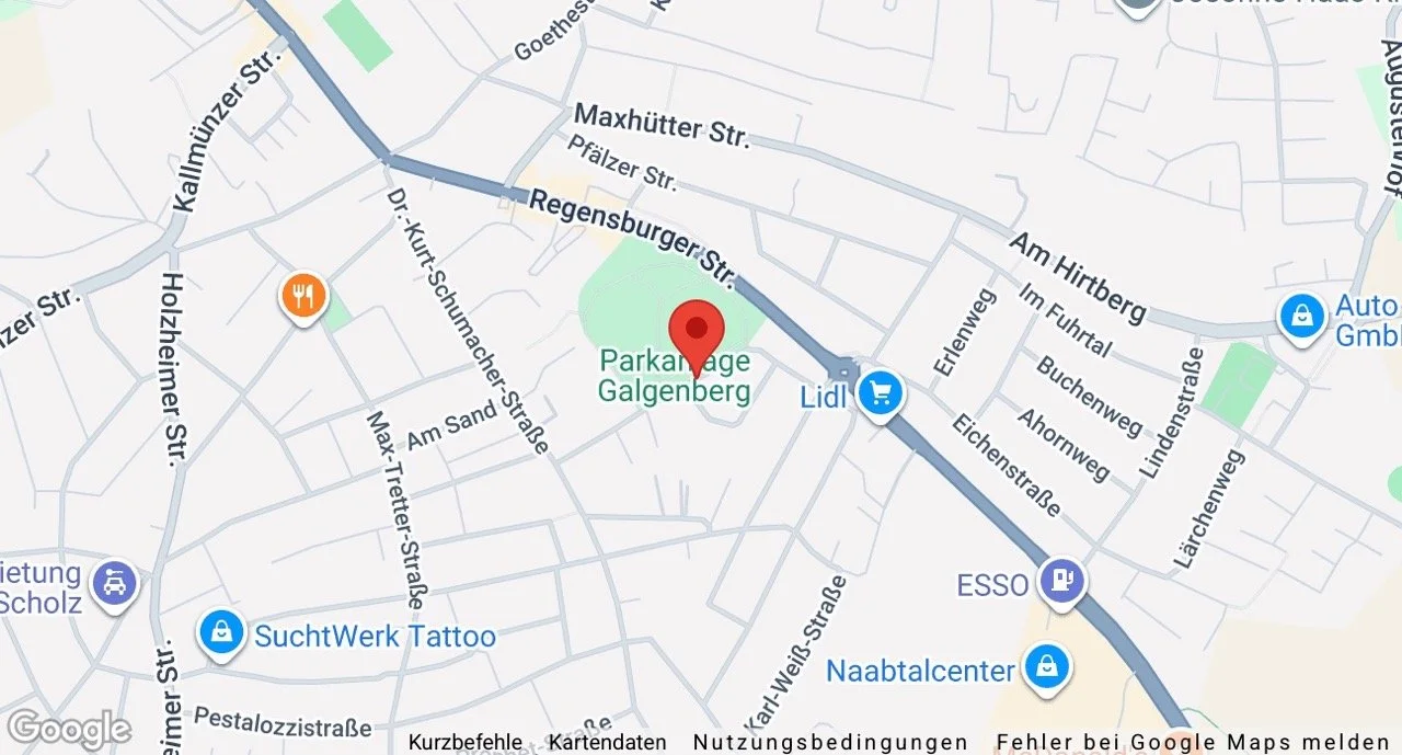 Eine Karte von Galgenberg mit Straßen, Geschäften und Parkplätzen in der Nähe.