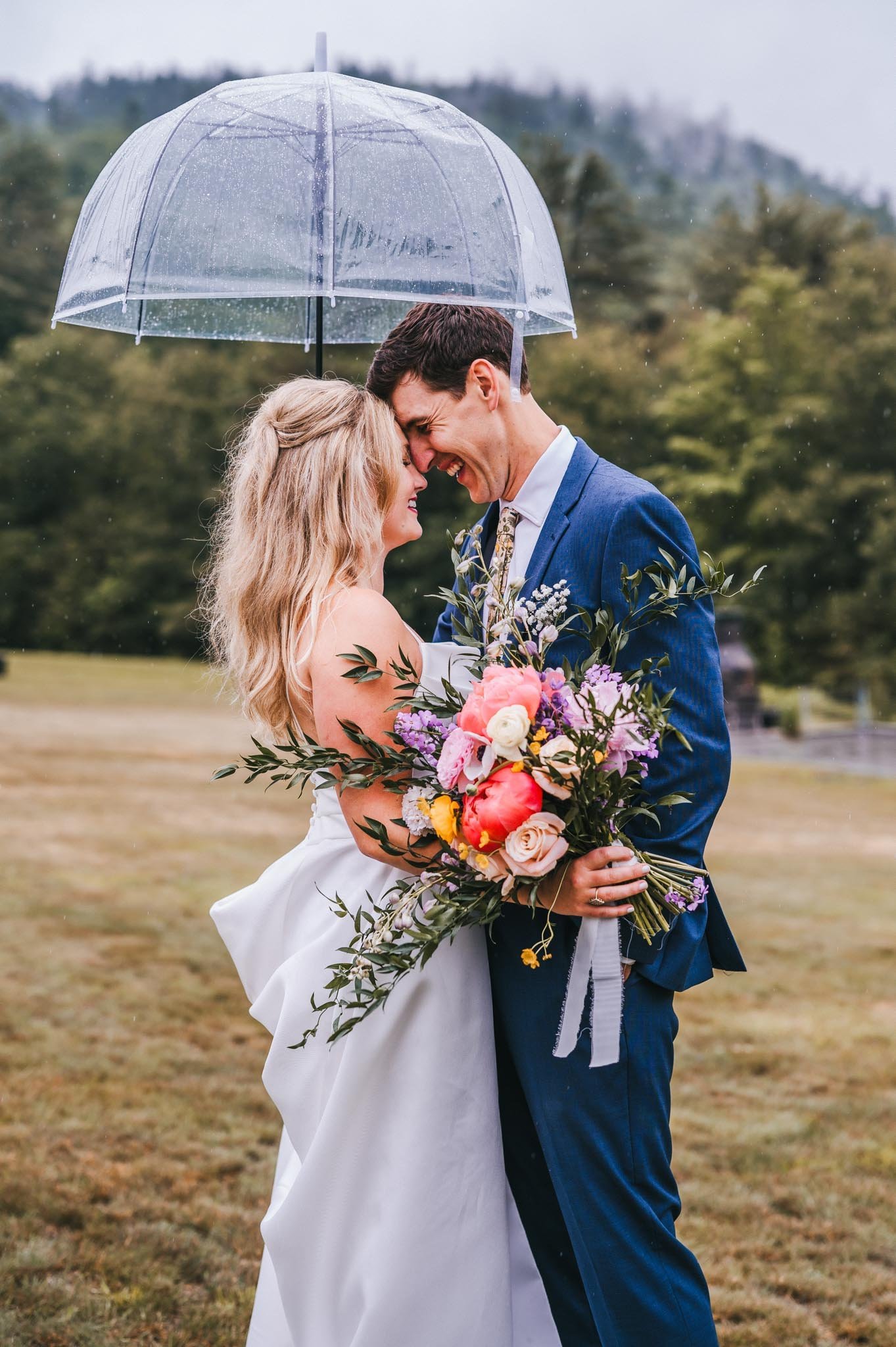 Seeing that we are entering wedding season on this cloudy day, we'd like to remind all couples tying the knot in 2024 that rain on your wedding day can actually be incredibly special.
ㅤ
We know, we know - everyone says that you really won't mind the 