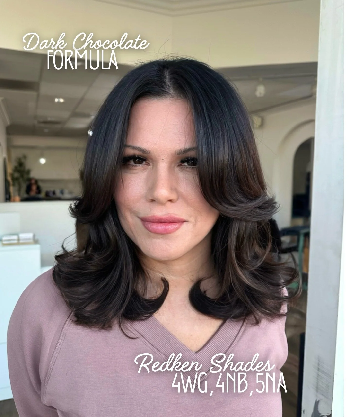 Dark chocolate dreams 🍫✨

Rich, dimensional brunette glossed to perfection. Finished with a soft, face framing, layered cut for bounce and volume. ✂️🤎

Toned : @redkenpro @redken 
Cut : @hanzonation 
Styled : @pureology @kenraprofessional 

Co styl