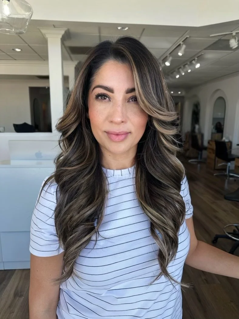 Extensions that look like your hair&mdash;just elevated. ✨

Length, fullness, and a seamless blend. 🤎

Extensions : @speakeasyhairextension 
Styled : @kenraprofessional @oribe 

Co stylist : @paintedby.miranda 

#extensions #hairtransformation #hair