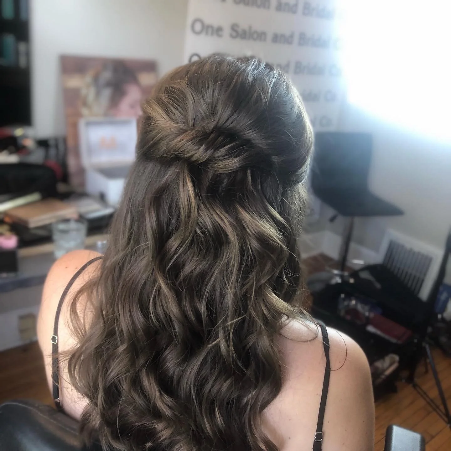Beautiful bridal hair, done for the day of the wedding! Hair by One Salon &amp; Bridal Company professionals. Book your wedding with us today to become a #onesalonbride 💍
⠀⠀⠀⠀⠀⠀⠀⠀⠀
#onesalonandbridal #saintcharles #bridalsalon #theknotchicago #bridalcompany #milbon #saintcharlesil #foxvalley #theknot #bridalhair #chicagostyleweddings #thecelebrationsocity #theknotweddings #airbrushmakeup #onestopshop #bridalservices #awardwinningsalon #hairstylist #stcharlesil #fullservicesalon #bridal #familiesonthefox #bridalmakeup #premierbeauty #keunelightener #salonstcharles