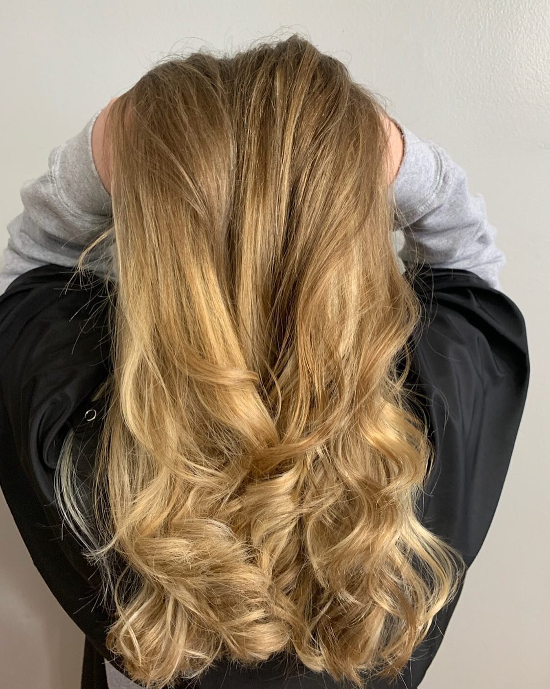 A golden blonde beauty! Hair done by One Salon hair expert. Call the salon today to schedule your hair appointment while we still have availability! ✨
⠀⠀⠀⠀⠀⠀⠀⠀⠀
⠀
#onesalonandbridal #saintcharles #bridalsalon #theknotchicago #bridalcompany #milbon #saintcharlesil #foxvalley #theknot #bridalhair #chicagostyleweddings #thecelebrationsocity #theknotweddings #airbrushmakeup #onestopshop #bridalservices #awardwinningsalon #hairstylist #stcharlesil #fullservicesalon #bridal #familiesonthefox #bridalmakeup #premierbeauty #keunelightener #salonstcharles