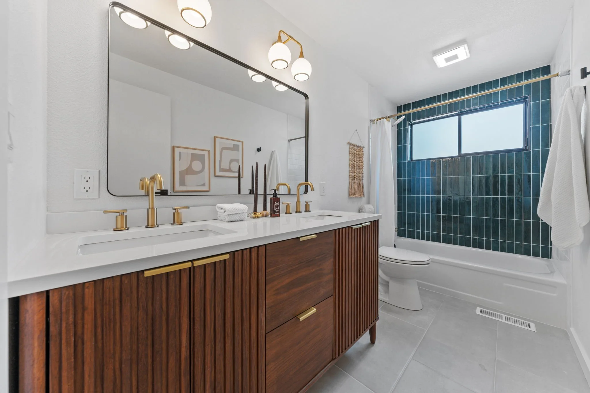 47-web-or-mls-2313 Fremont St-47.jpg