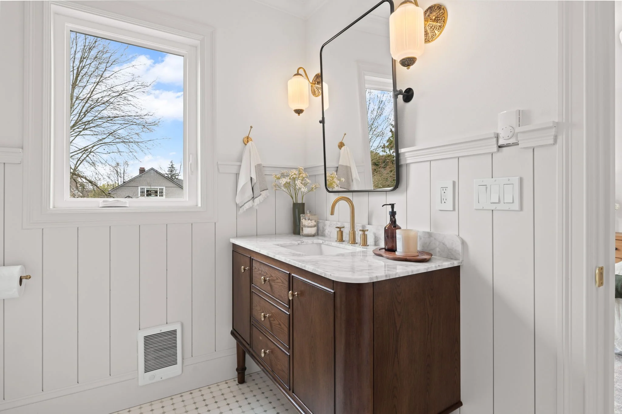 58-web-or-mls-3318 N 27th St-58.jpg