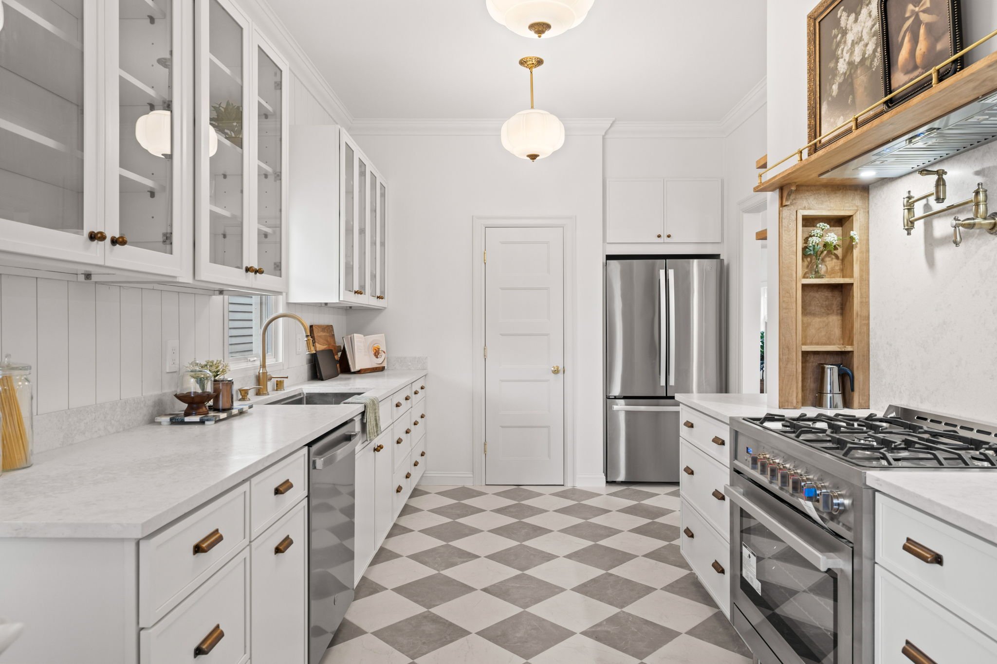 46-web-or-mls-3318 N 27th St-46.jpg