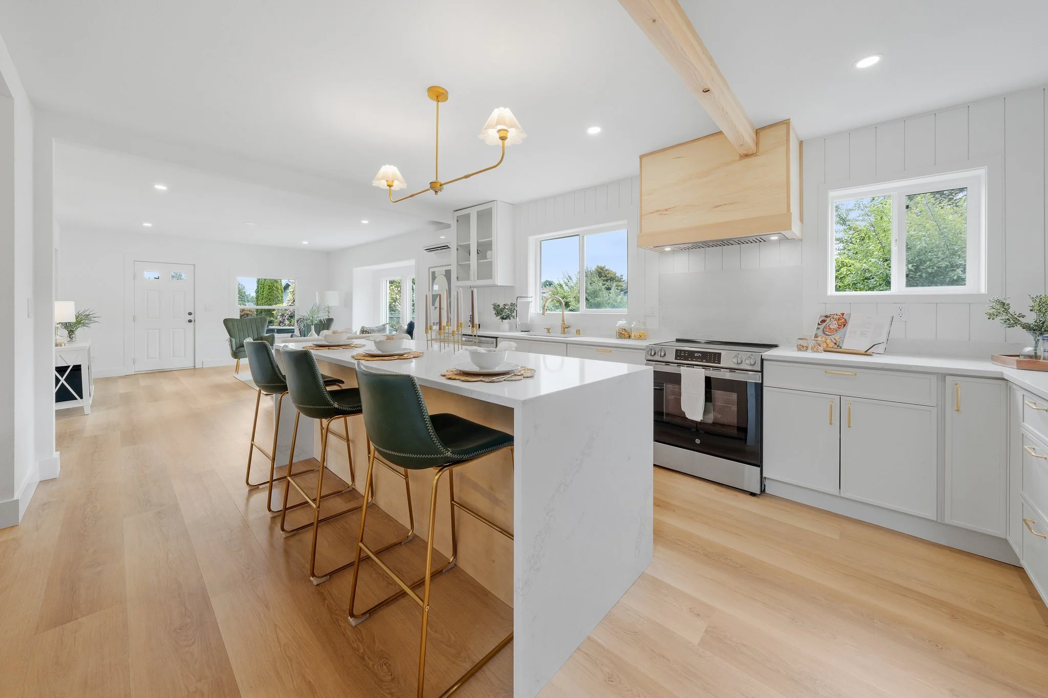 23-web-or-mls-4658 N Defiance St-23.jpg