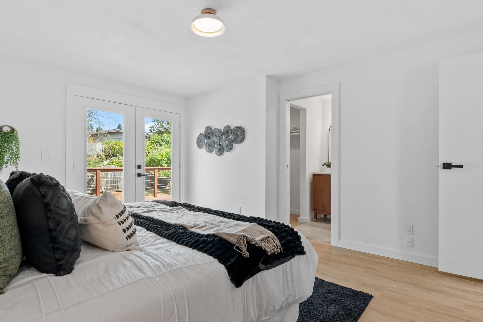 42-web-or-mls-2313 Fremont St-42.jpg