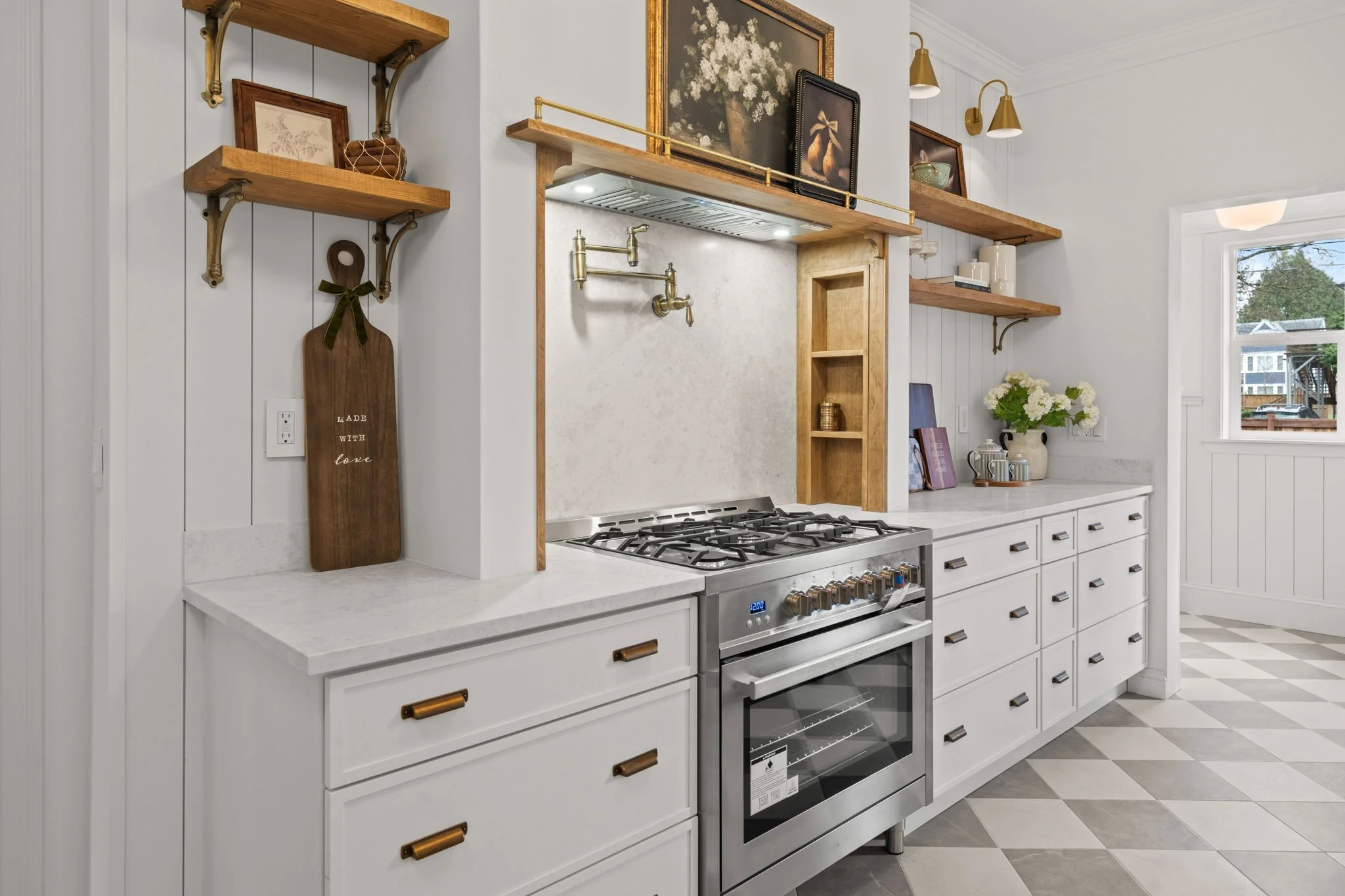 43-web-or-mls-3318 N 27th St-43.jpg