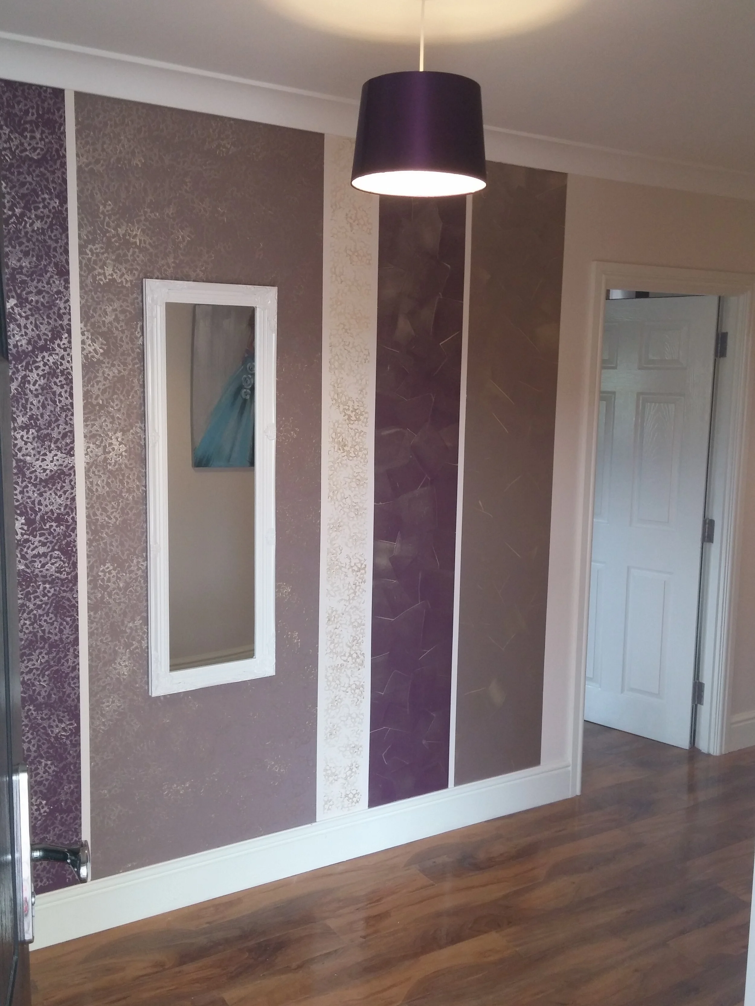 We brought colour and vibrancy into emotionless reception hallway and turned it into usable work desk space. High quality Dulx paint was used as base clolour.