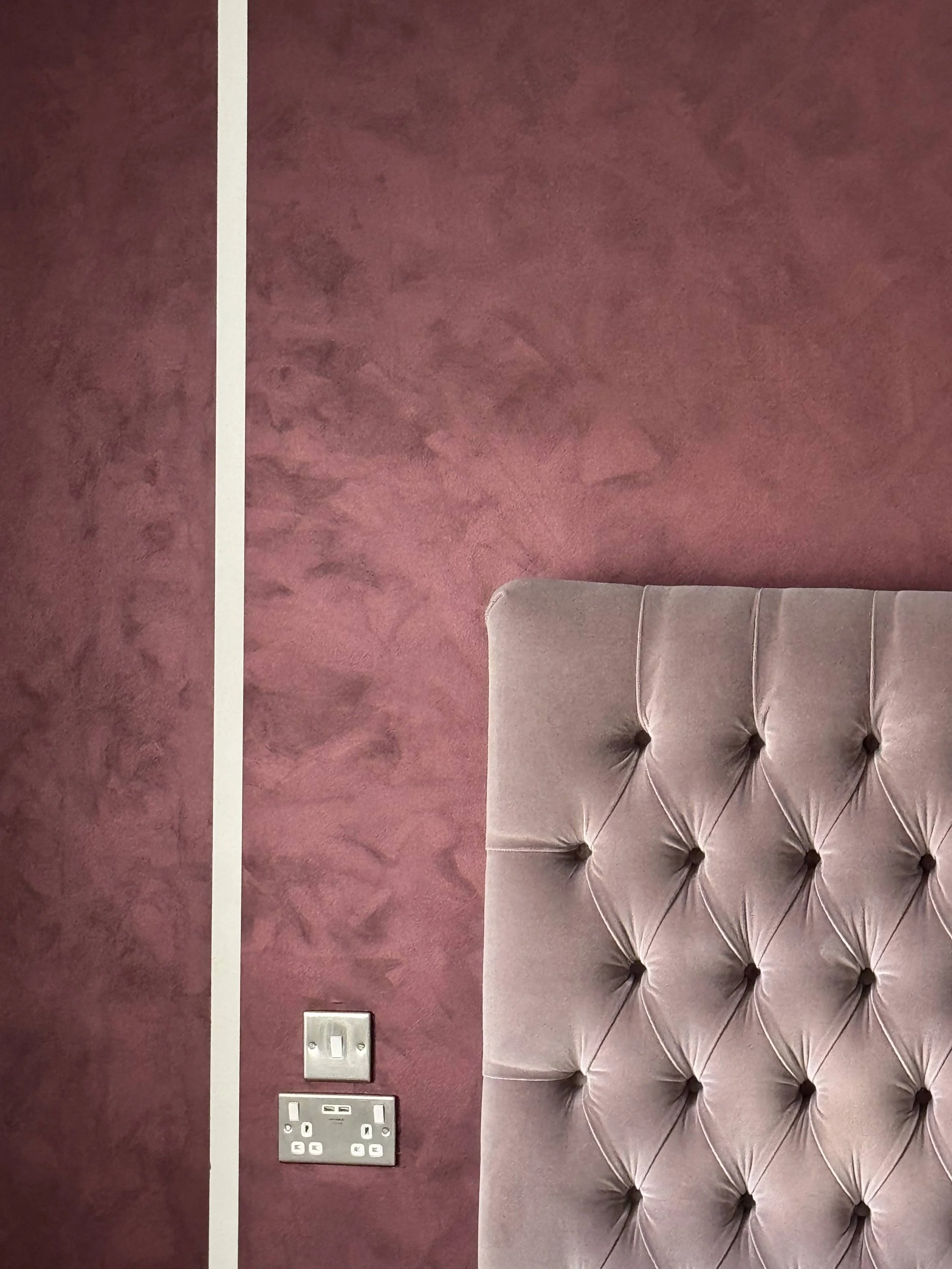 Each of the seven bedrooms was designed using a richer and more expressive colour palette, creating individual identities for each space. These rooms were finished with OTTOCENTO, the iconic Oikos decorative paint renowned for bringing the warm beaut