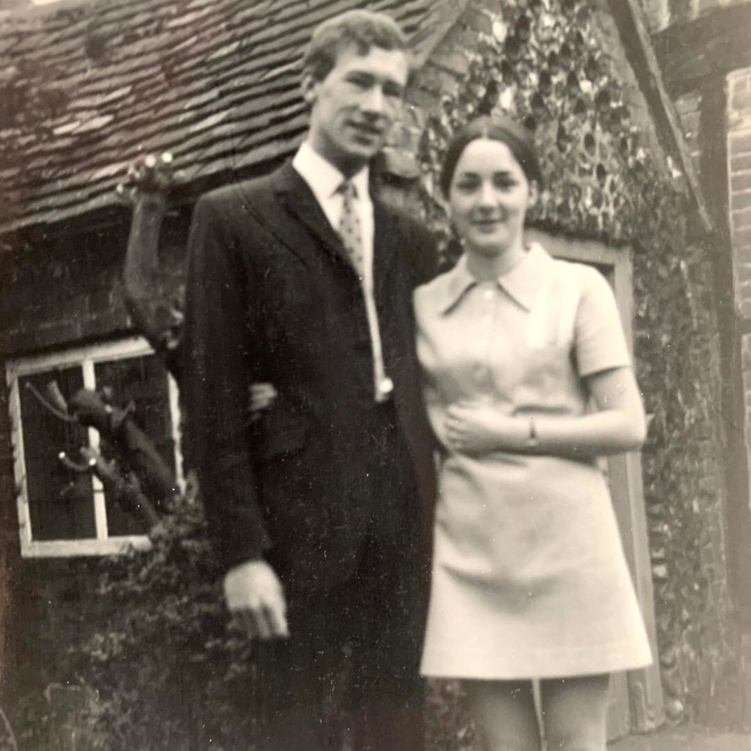 Here&rsquo;s a photo of my mum and dad.I love looking back at old family photos like this one and wonder what happened on the day that it was taken and what they were thinking and feeling.⁣
⁣
I invite you to get out your old pics this week and go dow