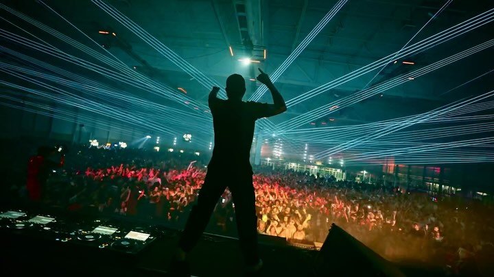 Flashbacks de la @dreamnation_festival 2024 sur les sets de 
@eptic : 1 &agrave; 3
@billx_music : 4 &agrave; 6
@paulatemple  7 &agrave; 9
.
.
.
#DreamNation2024 #Eptic #Billx #PaulaTemple #FestivalVibes #LiveSets #EventVideography #ElectronicMusic #t