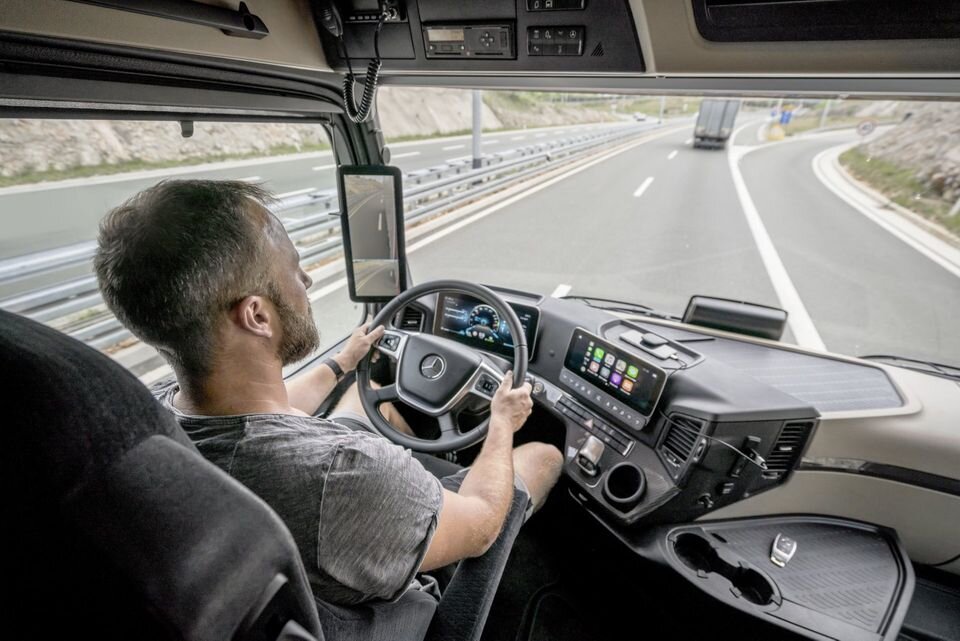 Nowy Actros Wkracza Z Nowościami. — Mercedes-Benz Garcarek