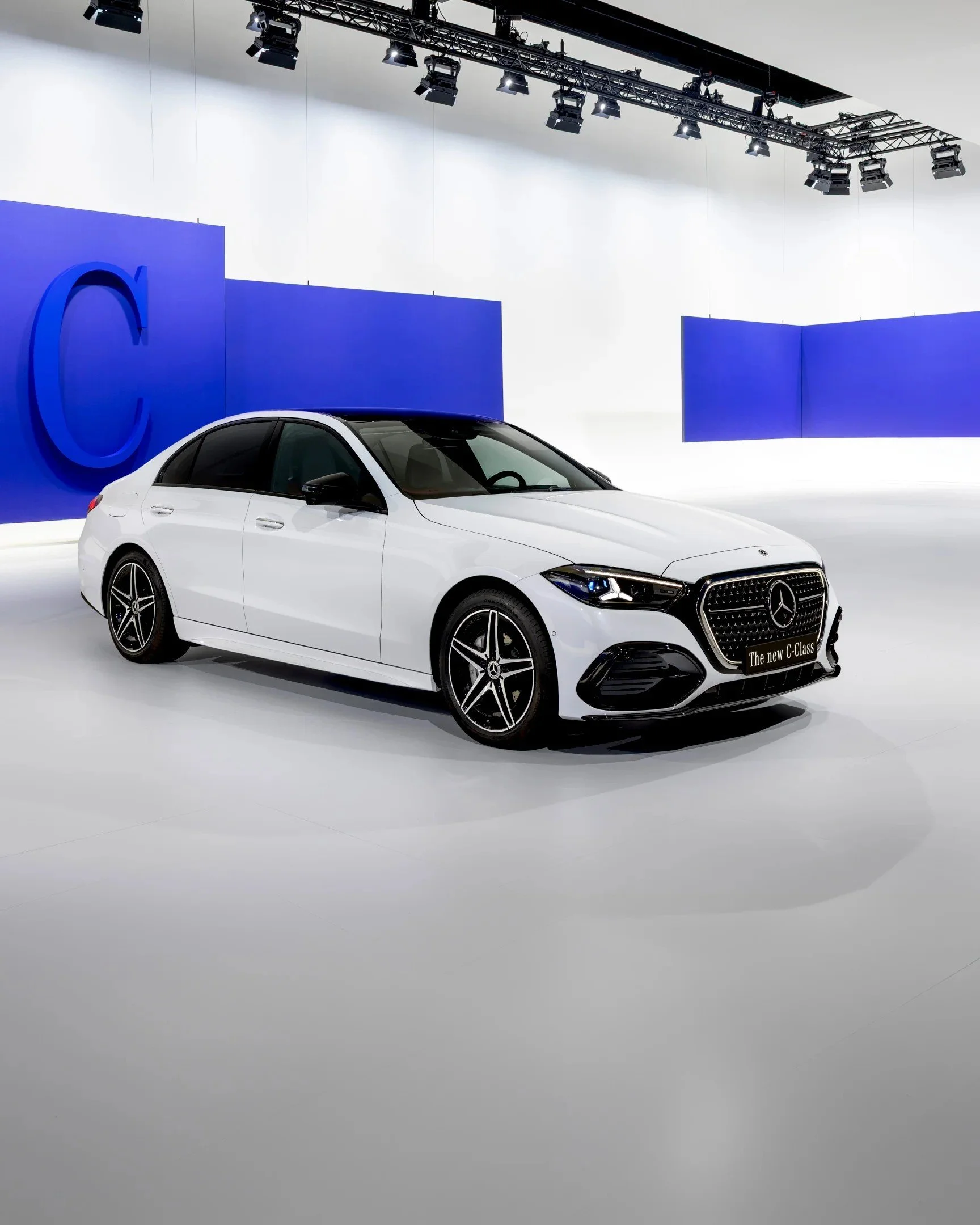 mercedes-benz-klasy-c-limuzyna-2026-widok-z-przodu-06.jpg