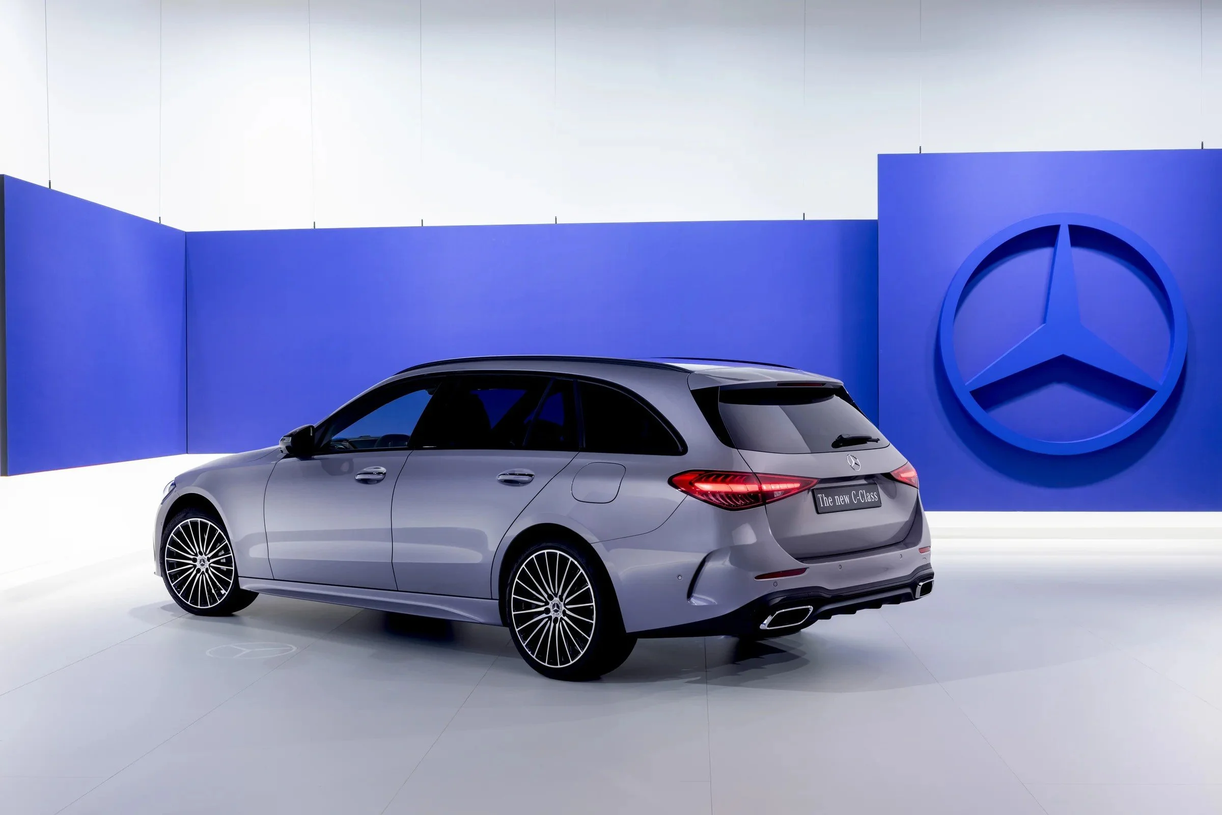 mercedes-benz-klasy-c-kombi-t-modell-2026-widok-z-tylu-19.jpg