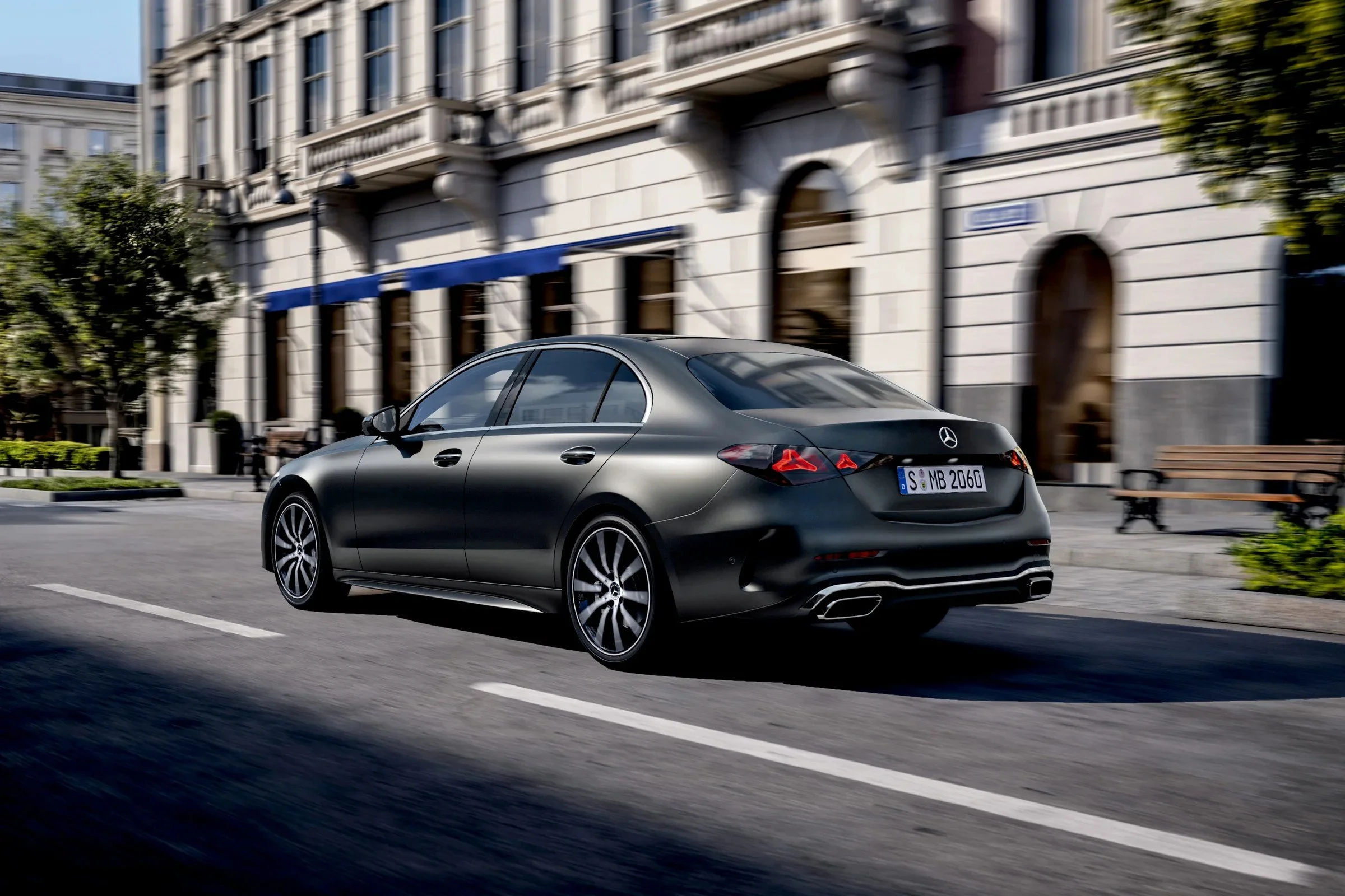 mercedes-benz-klasy-c-limuzyna-2026-widok-z-tylu-31.jpg