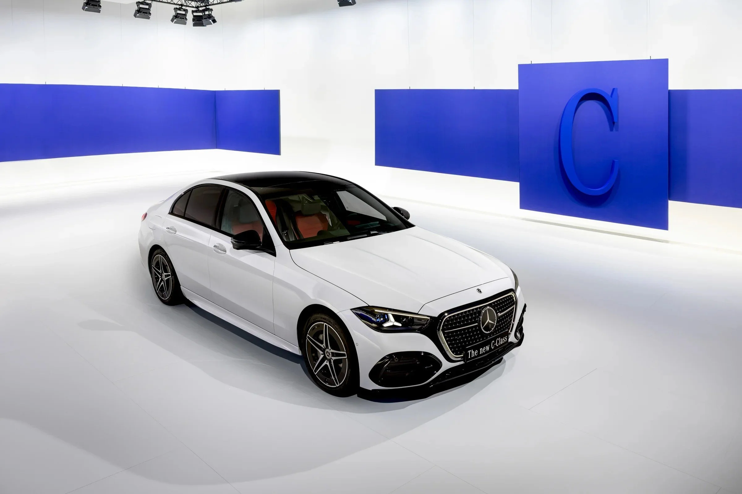 mercedes-benz-klasy-c-limuzyna-2026-widok-z-przodu-03.jpg