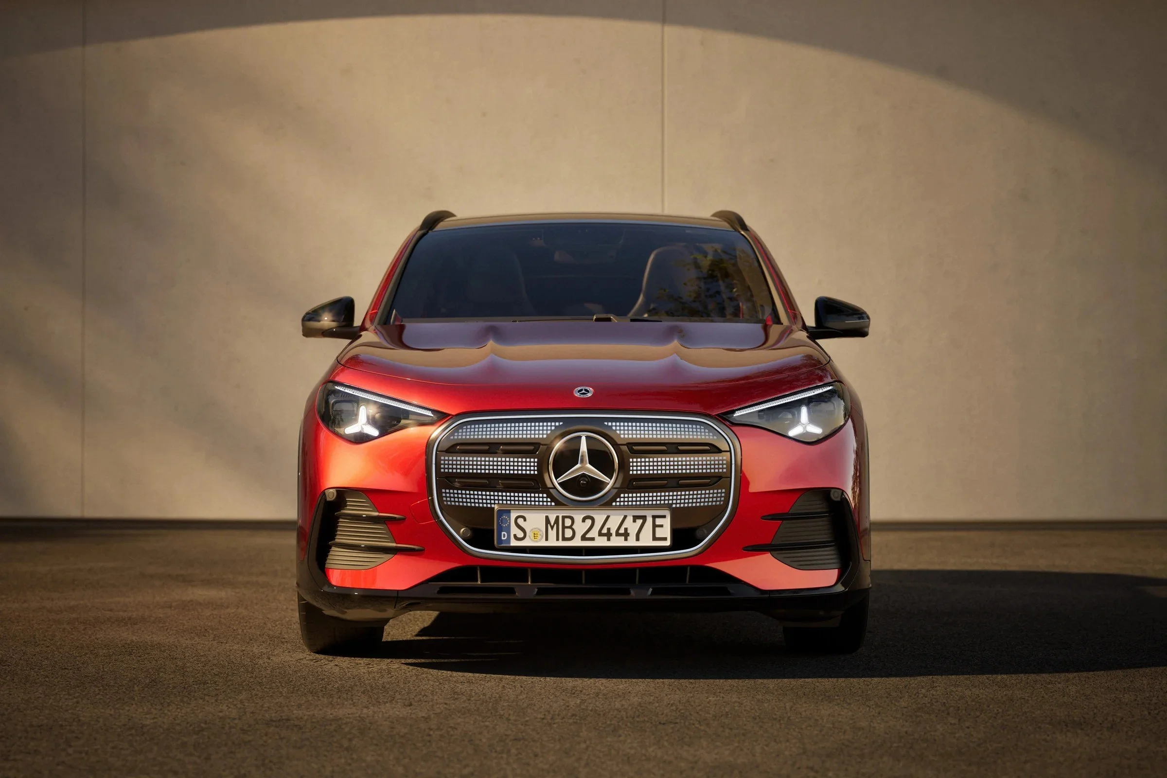 Rekordowa sprzedaż aut elektrycznych i spadki w Chinach. Wyniki Mercedes-Benz za trzeci kwartał 2026 roku