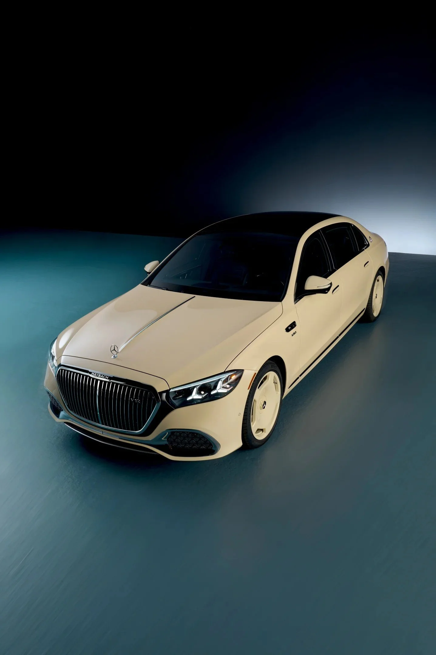 mercedes-maybach-s-680-limuzyna-widok-z-przodu-01.jpg