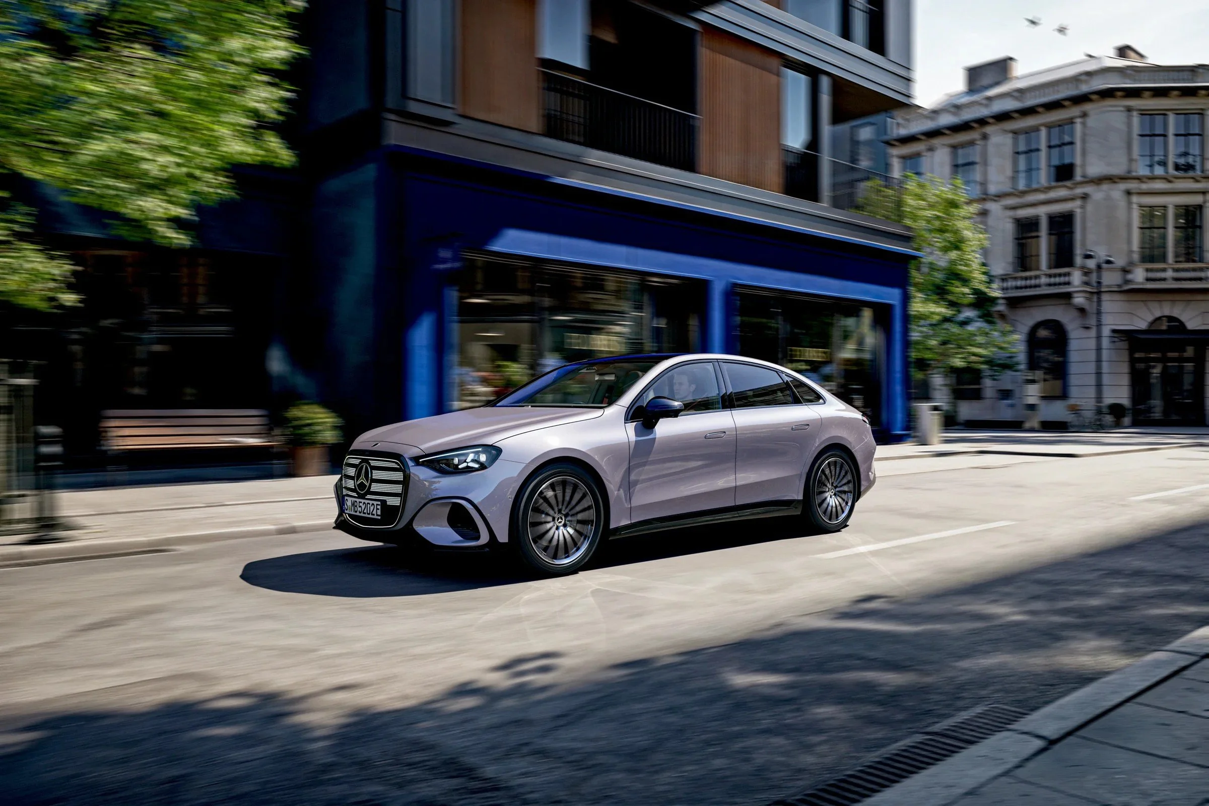 Mercedes-Benz uruchamia zamówienia na elektryczną Klasę C z napędem 4MATIC
