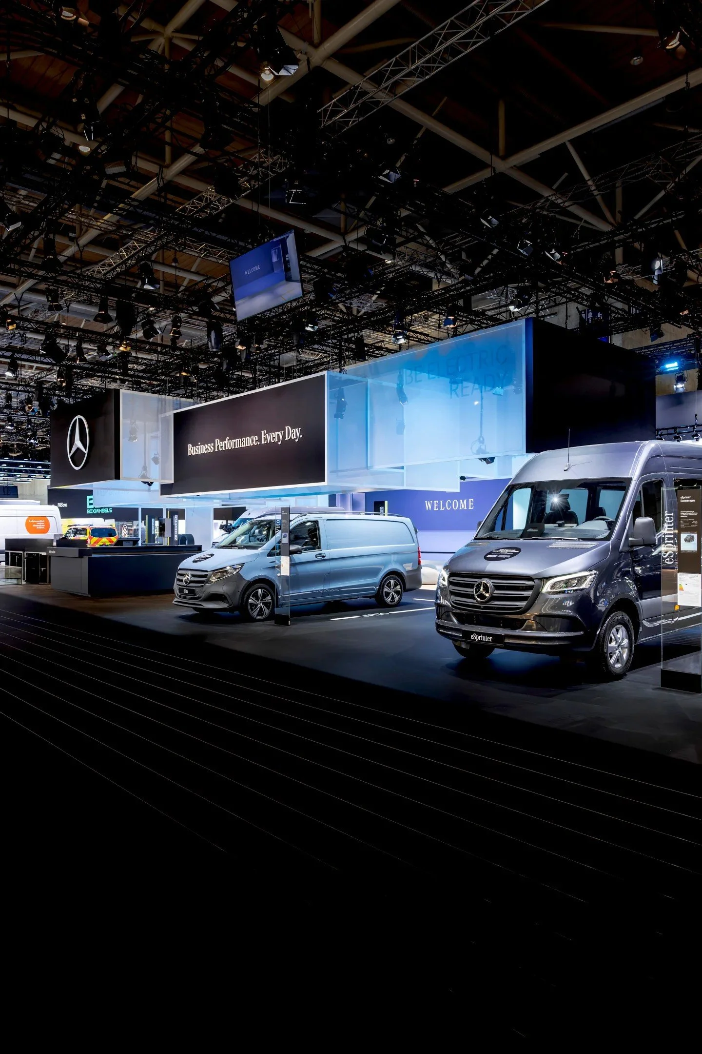 mercedes-benz-esprinter-widok-z-przodu-02.jpg