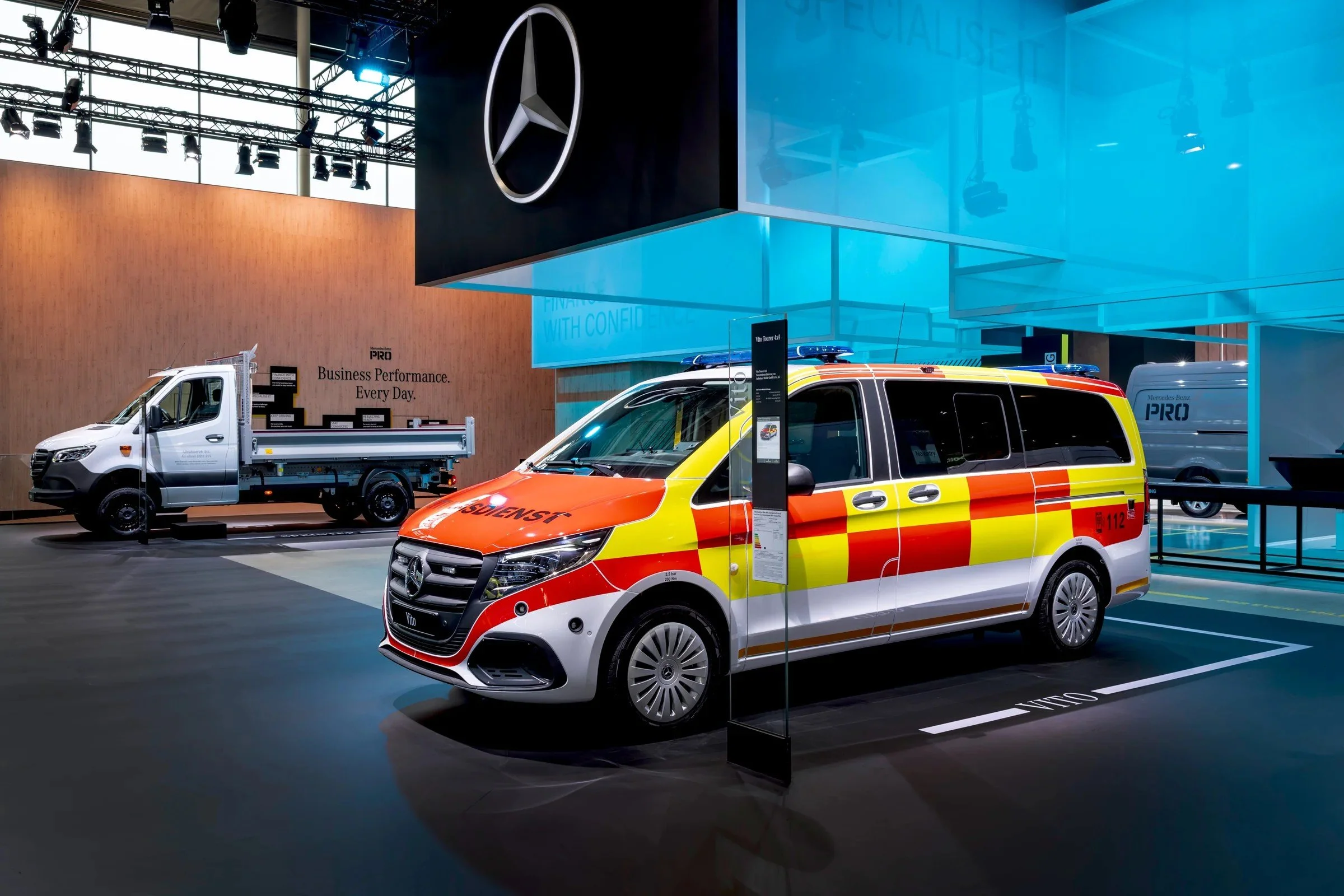 mercedes-benz-esprinter-widok-z-przodu-04.jpg