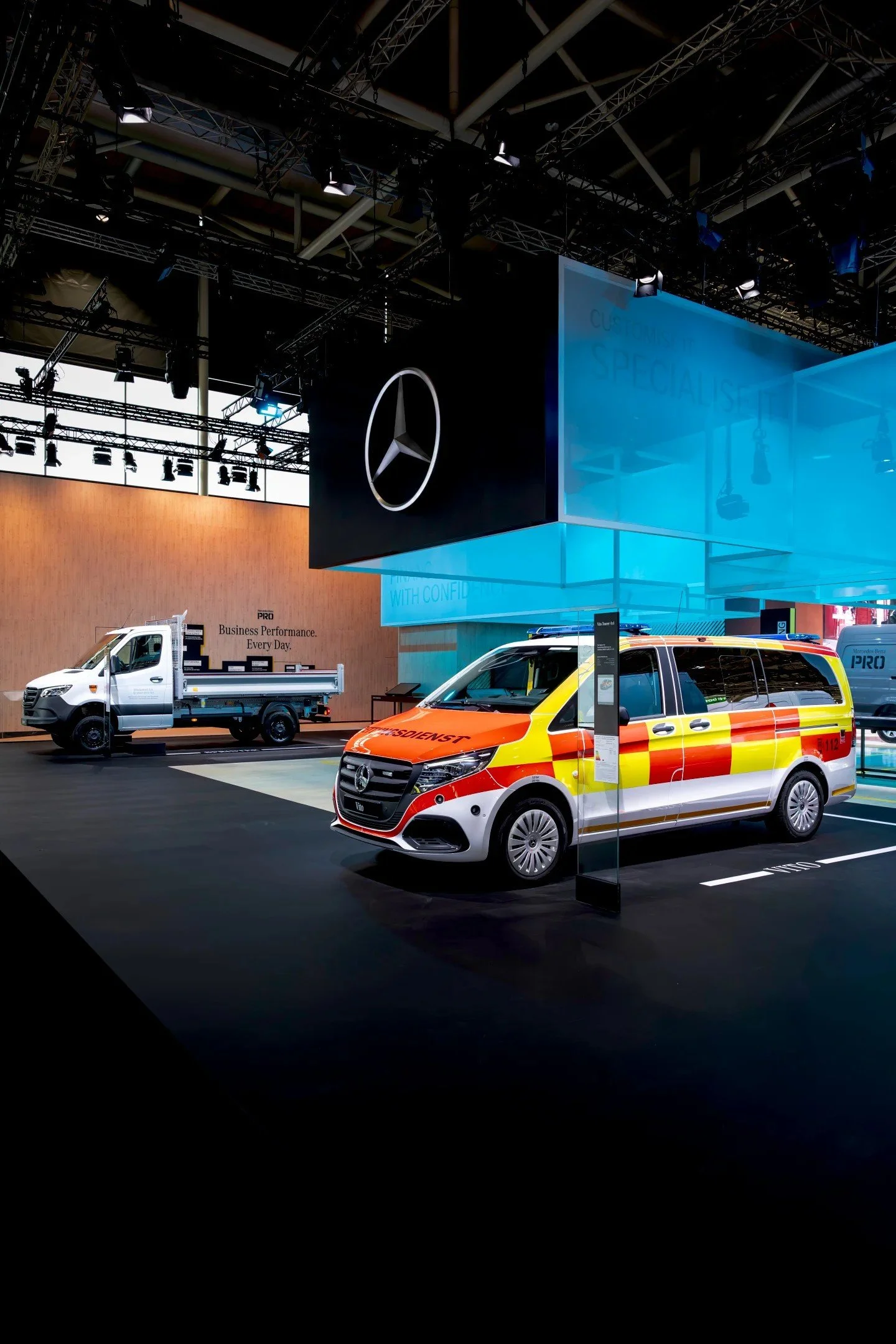 mercedes-benz-esprinter-widok-z-przodu-05.jpg