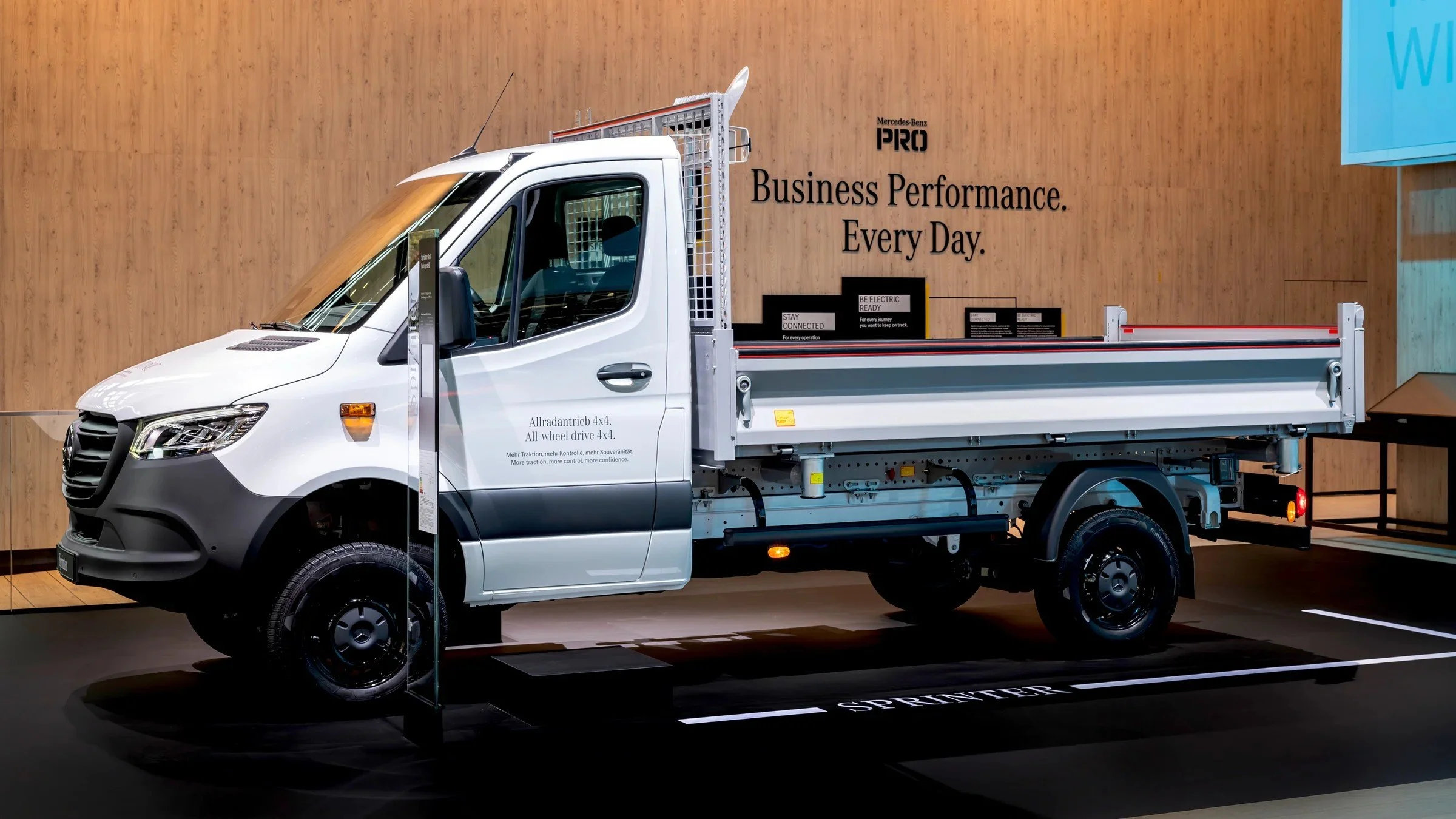 mercedes-benz-esprinter-widok-z-boku-10.jpg