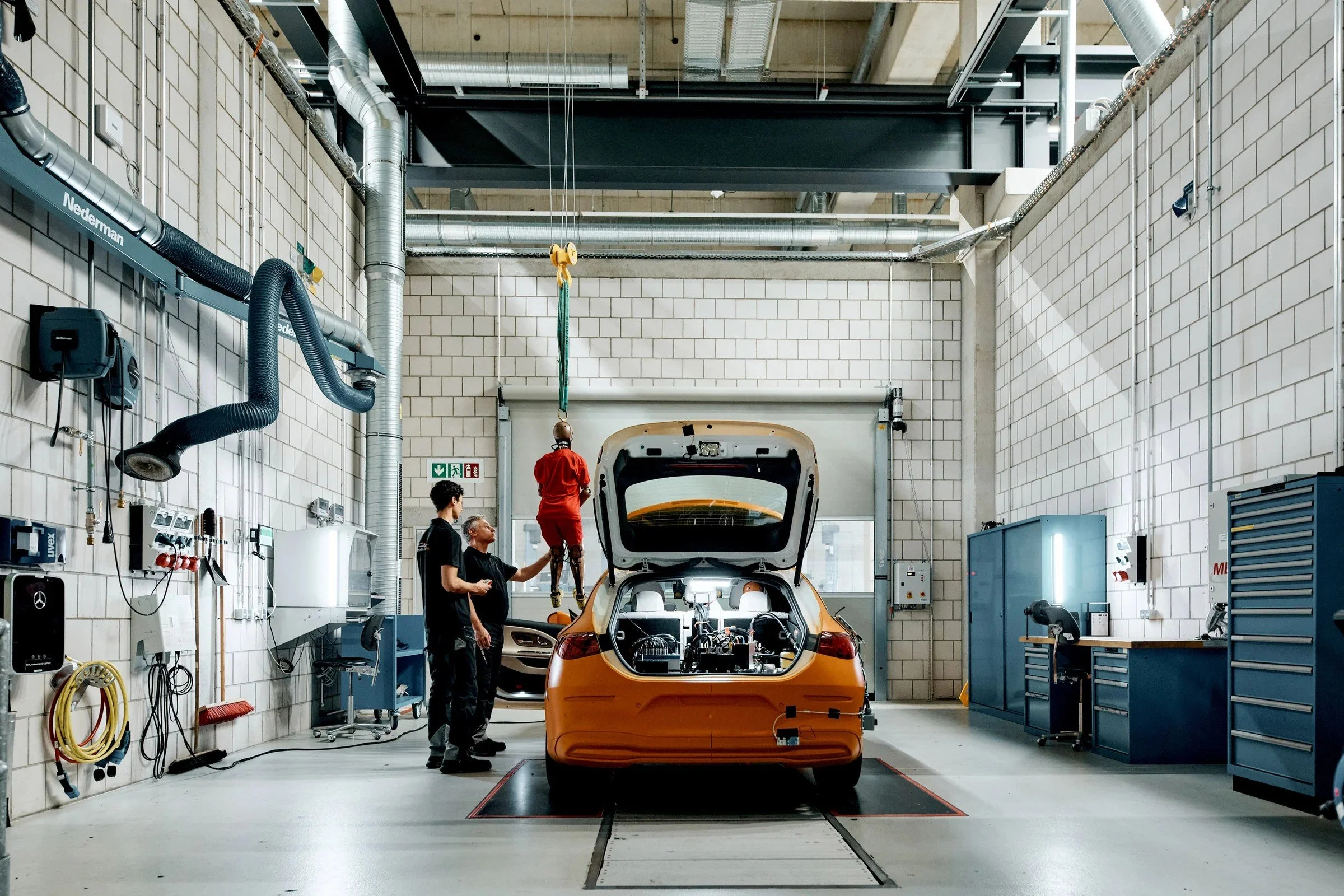 mercedes-benz-cla-widok-z-tylu-05.jpg