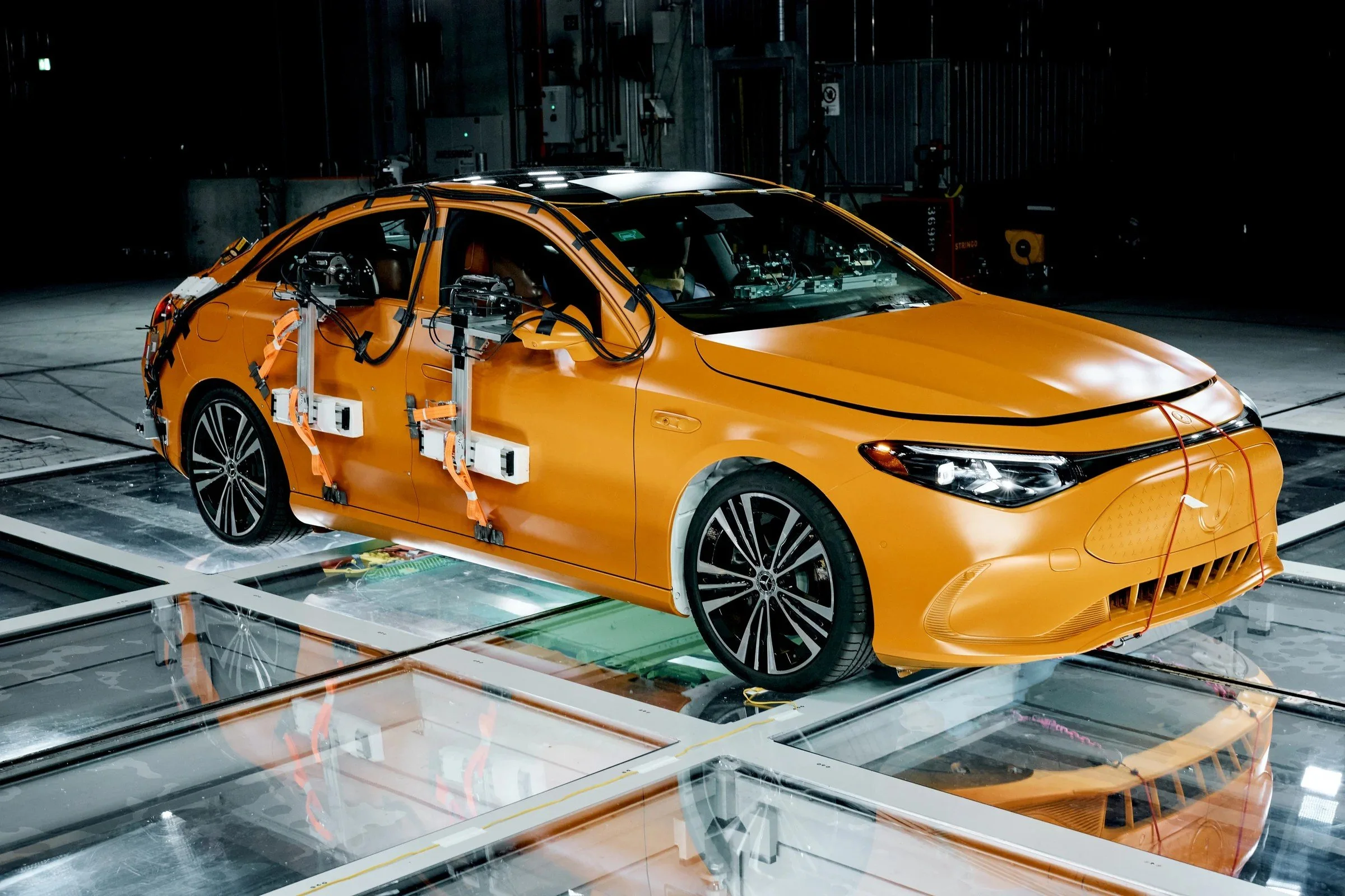 mercedes-benz-cla-limuzyna-widok-z-przodu-10.jpg