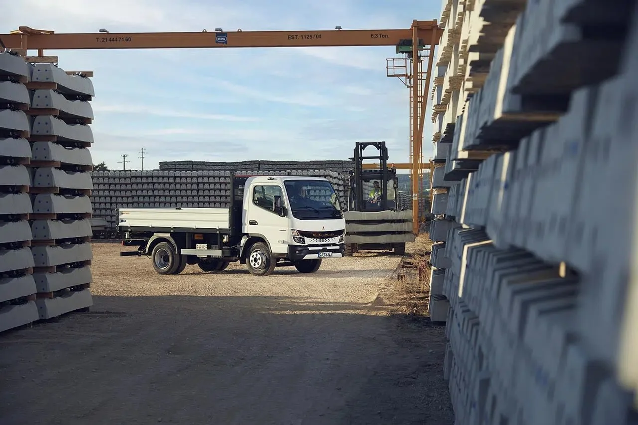 fuso z zabudową dla branży budowlanej