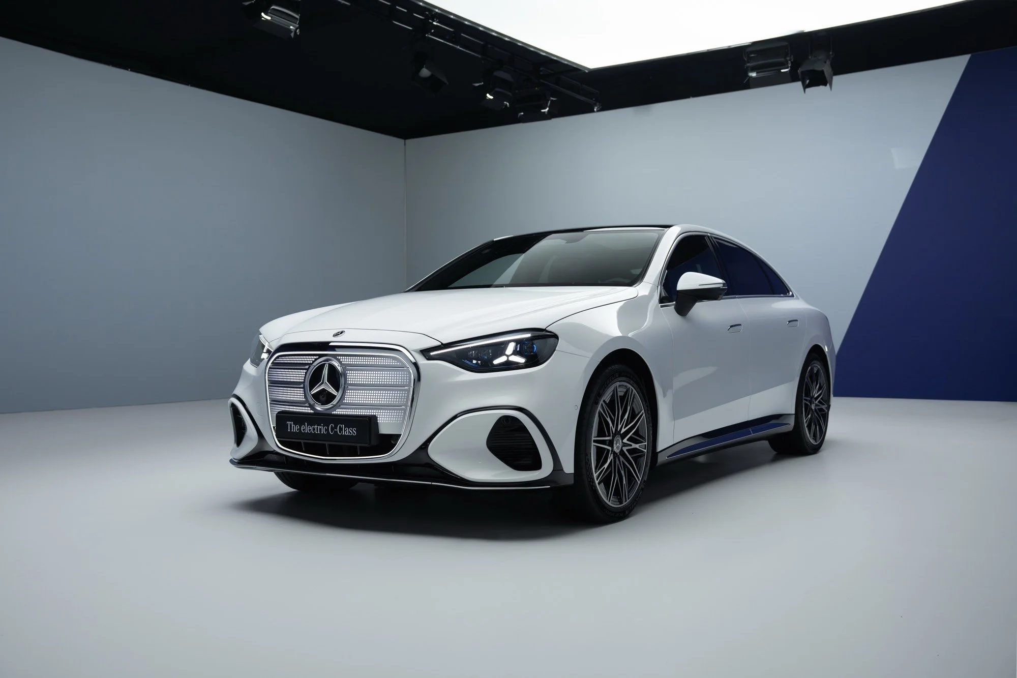 mercedes-klasa-c-elektryczna-2026-mercedes-garcarek-kalisz-konin.37.jpeg