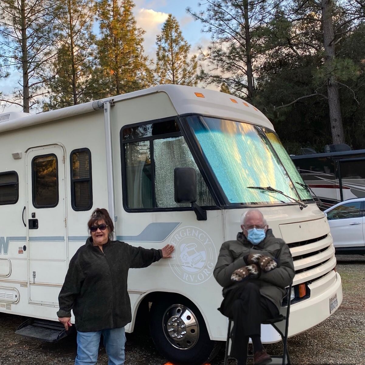EmergencyRV.org recipient Quin received a a gently used motor home after losing all she and her husband owned due to a recent fire. The couple also had a special visitor stop by today despite the cold. We are happy to report that they will all have a