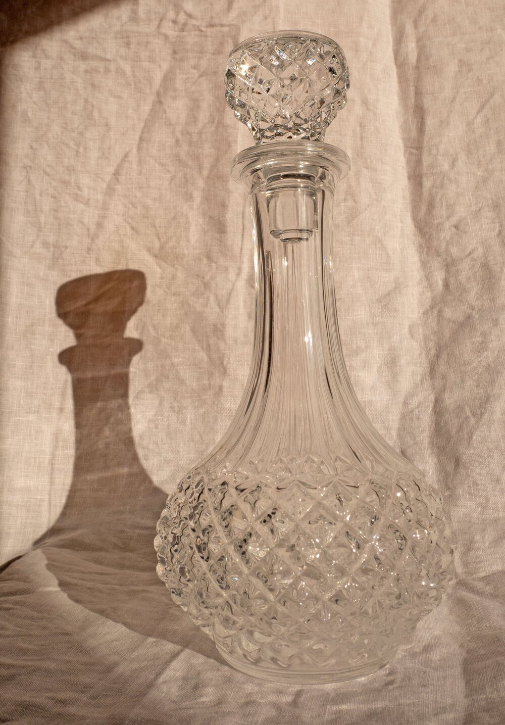2 Vintage wine liquor bottles Decanter with lid Cleardiamond cut glass