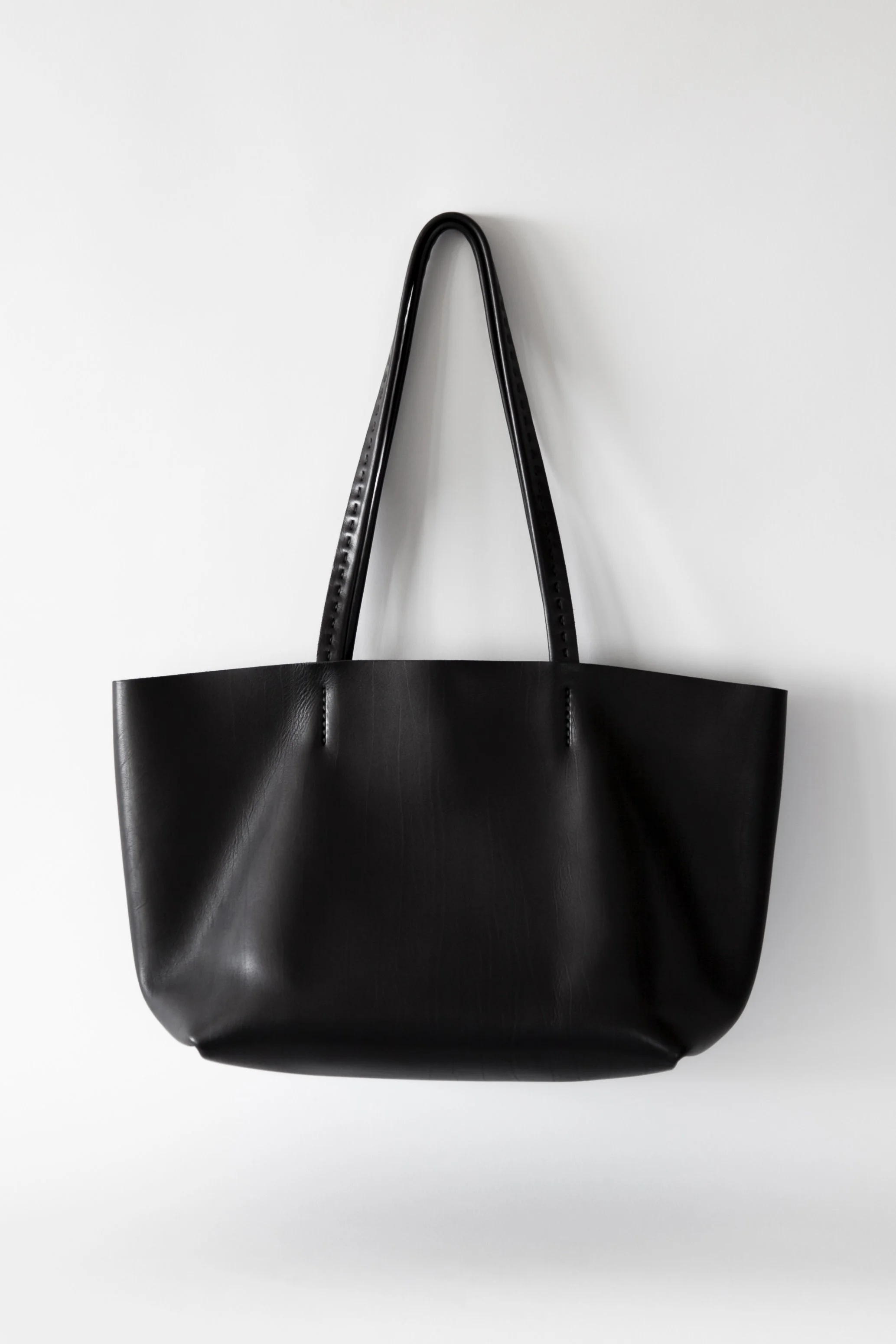TOTE NOVONAPPA BLACK.jpg