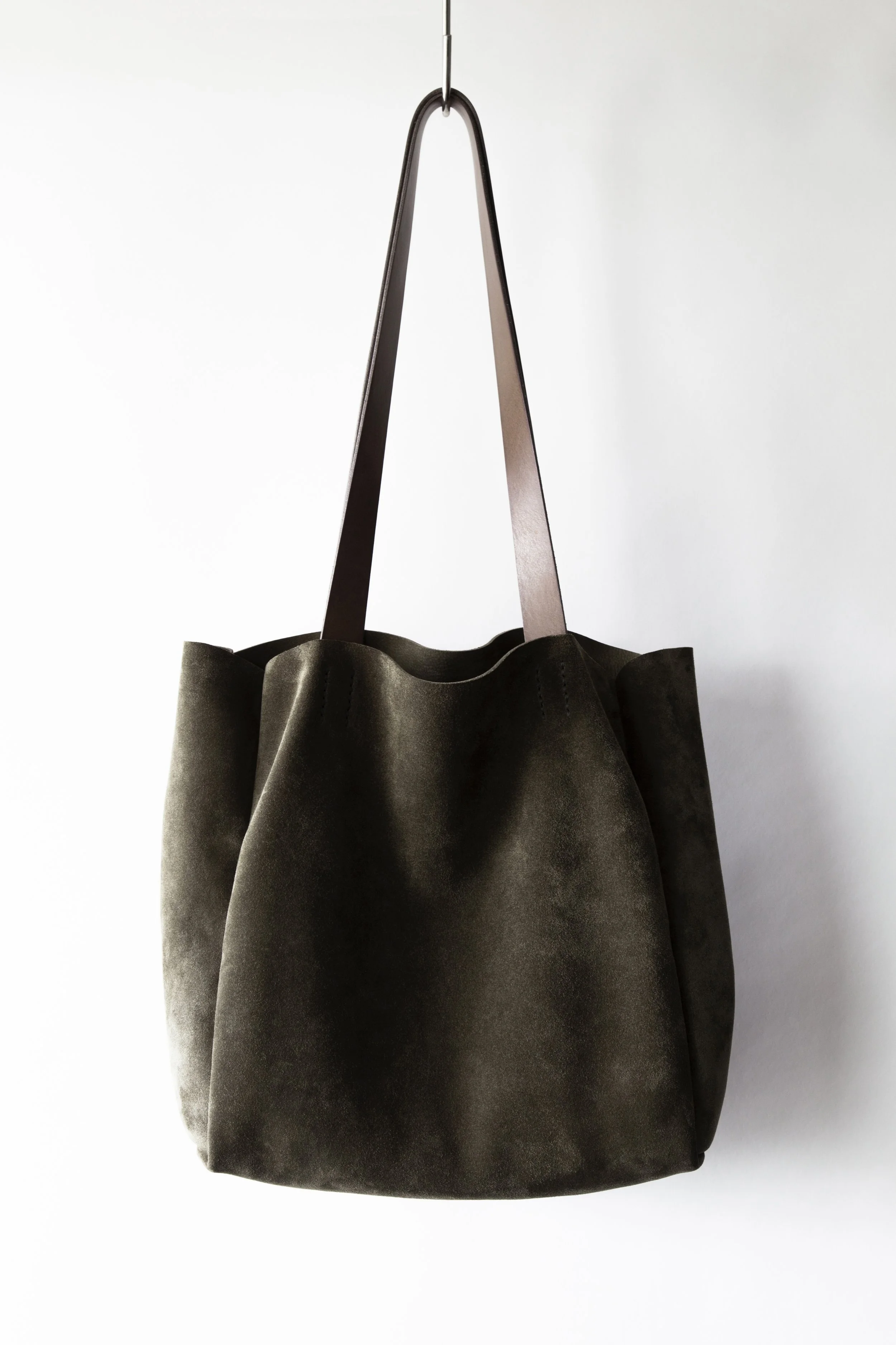 TOTE IN GREEN SLOUCHY FULL GRAIN SUEDE