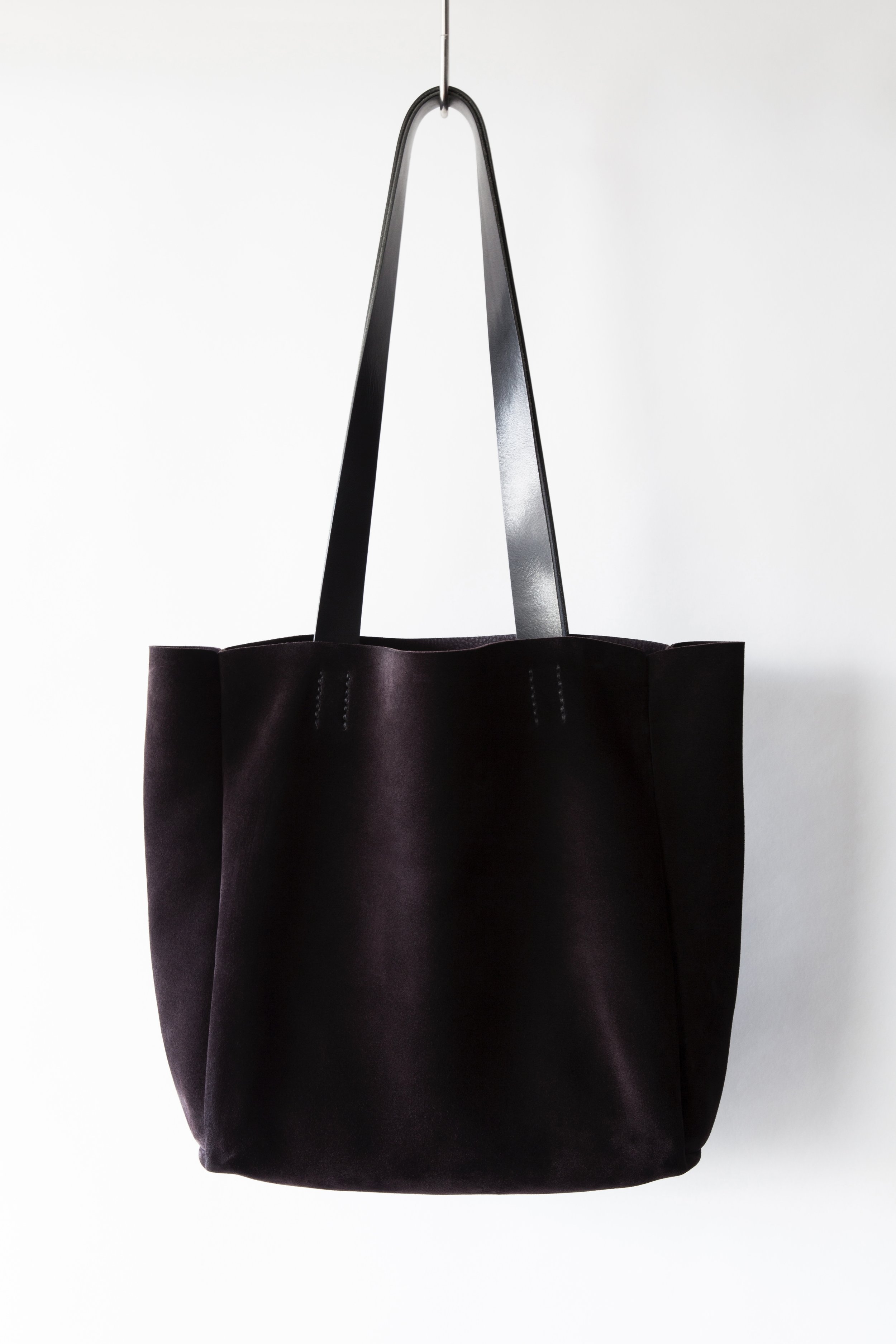 TOTE IN PLUM SLOUCHY FULL GRAIN SUEDE