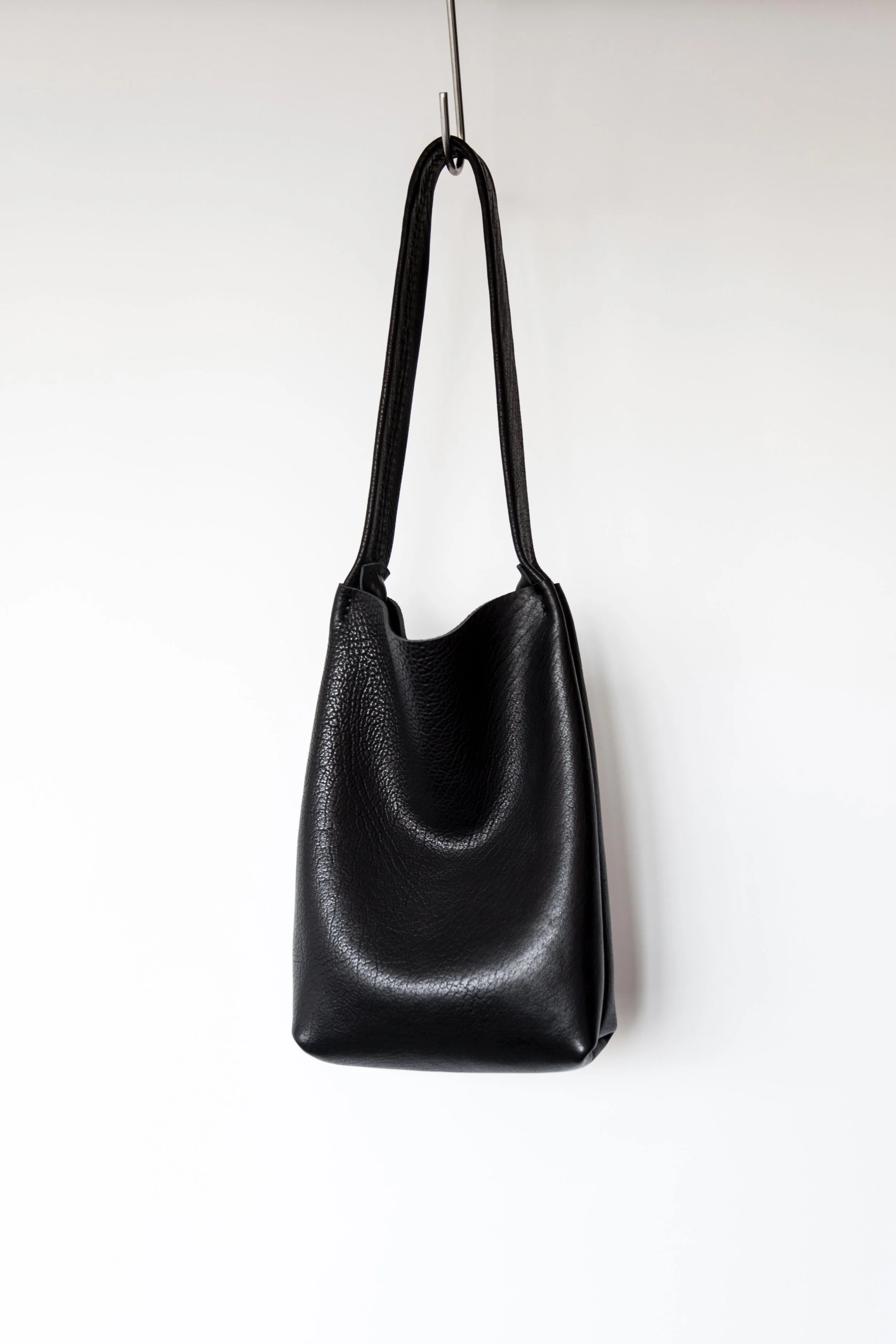 TOTE BLACK SHRUNKEN CALFSKIN 2 3.jpg