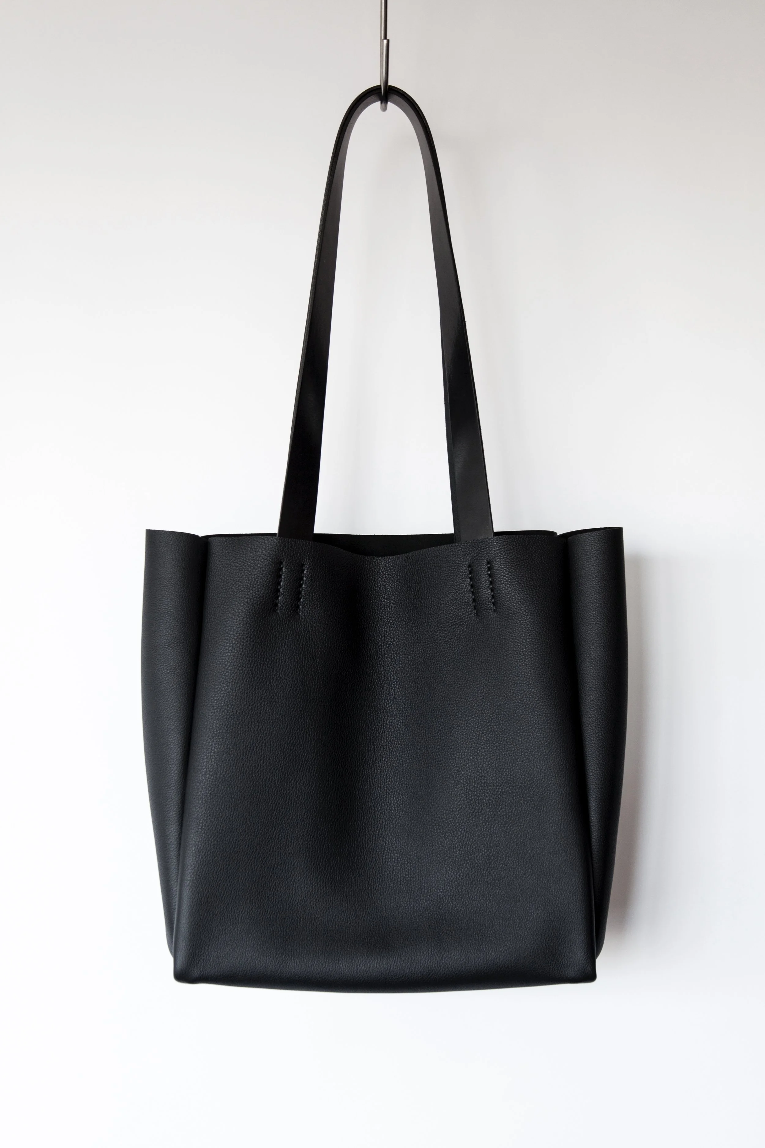 TOTE BLACK SPORT CALFSKIN 2 3.jpg
