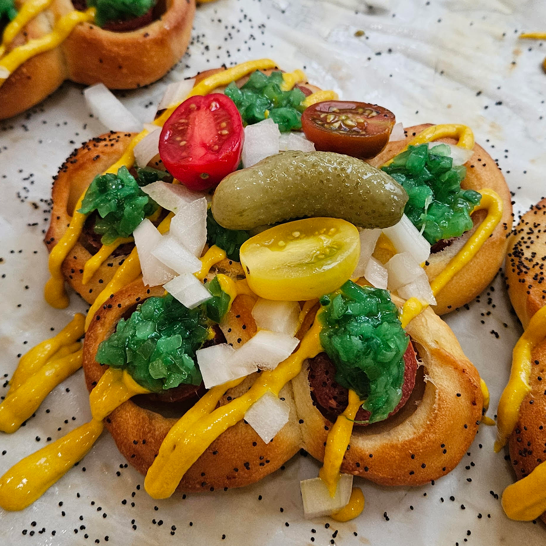 CHICAGO STYLE FLOWER BUN