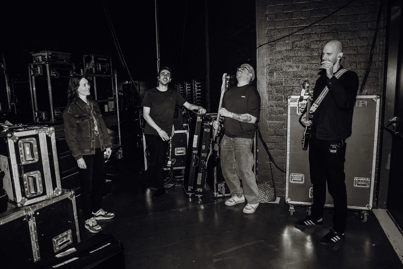 Hoe vet om deze shows met mijn band te doen! Samen al veel meegemaakt. You rock @tom.zwaans, @lynyrddenissen, @rolfverbaant, @aikecrommert en @kirstenboersma! Foto&rsquo;s door @jessie_kamp #bandlife #ahoy #rotterdam #blof #mercyjohn