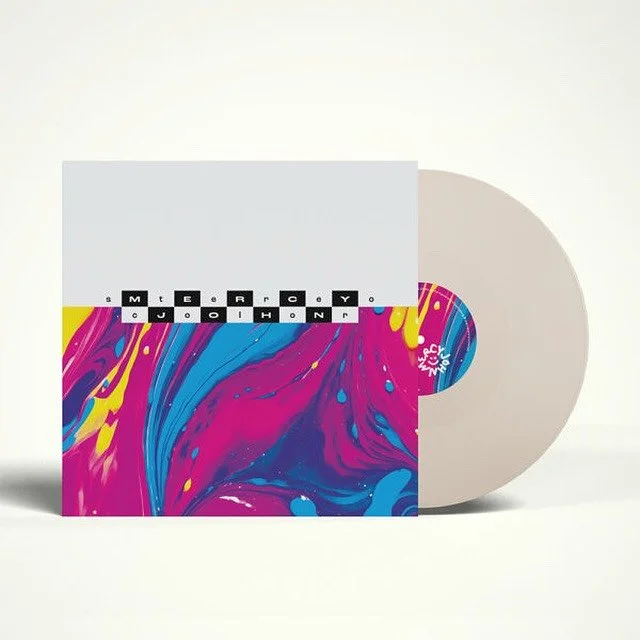 Vorige week kwam STEREOCOLOR uit op limited wit vinyl, CD en stream! Heb jij al geluisterd? (Link in bio). Zo ja, welk liedje is jouw favoriet? #mercyjohn #vinyl #lp #cd #stereocolor #release #album