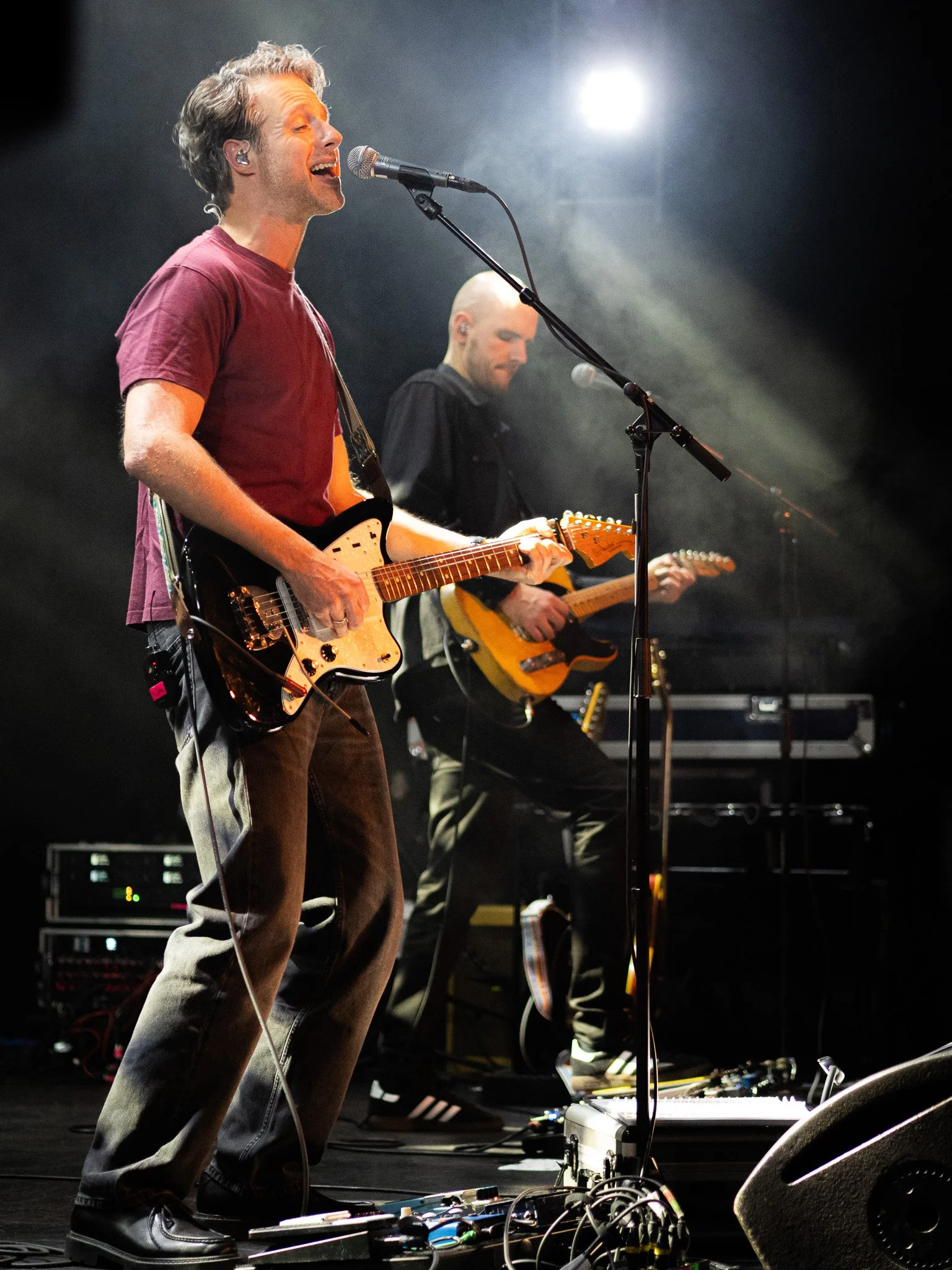 Foto's van een te gekke show in @depuluden afgelopen zaterdag. Donderdag 5-2 spelen in @fluor033, Amersfoort en zaterdag 7-2 in @decacaofabriek, Helmond. Check www.mercyjohn.com voor de ticketlinks!

Foto's door @koen_devisscher #stereocolor #mercyjo