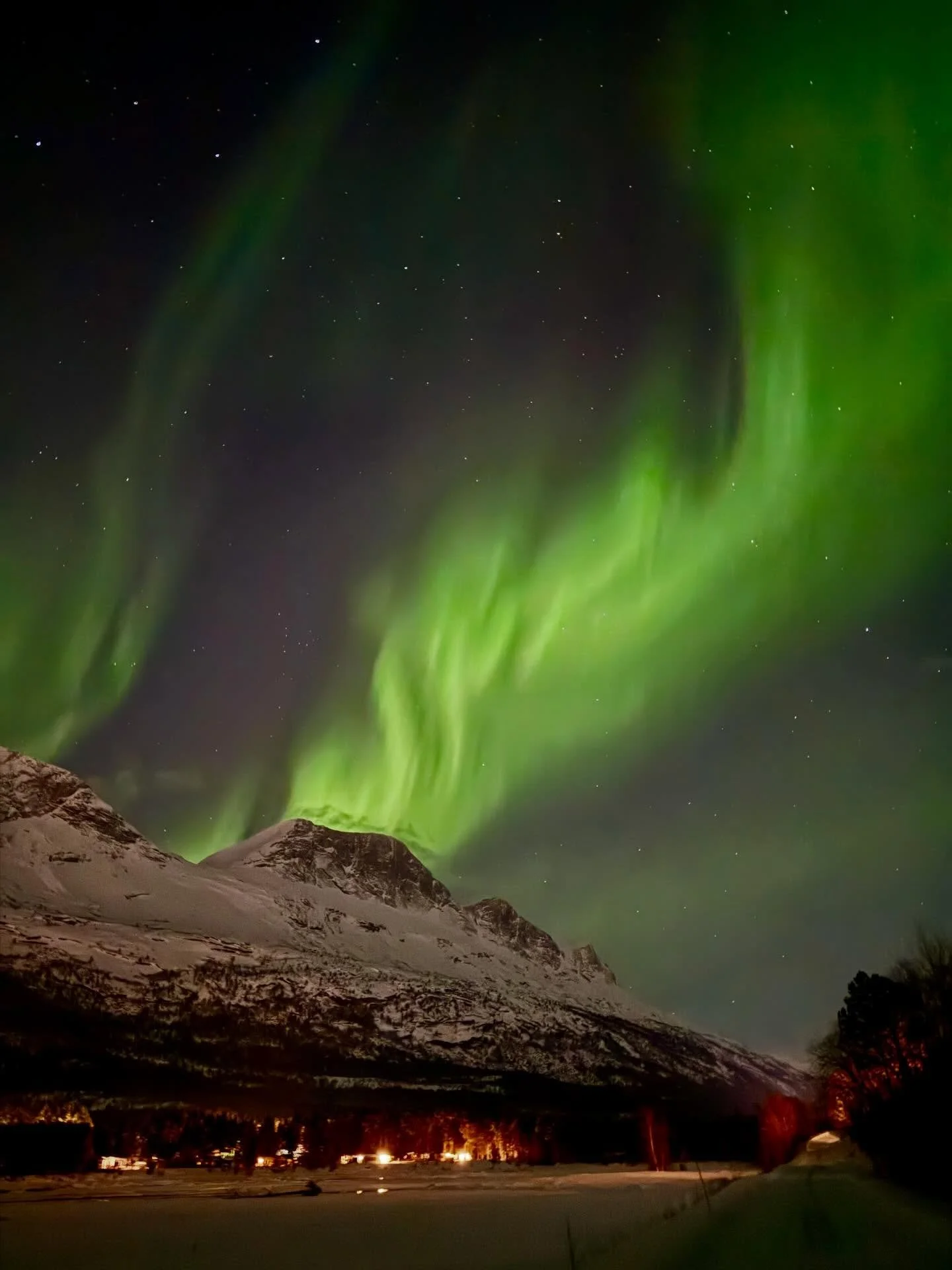 Color Me.. The Northern Light.. Narvik, Norway. Daar word je even stil van..
#norway #northernlights #narvik #colorme