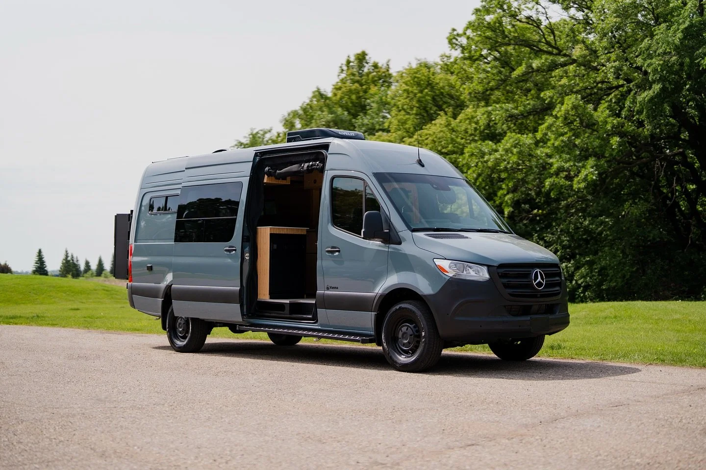 Built to move. Designed to stay.
This MK4 Mercedes Sprinter layout was custom-built for four-season, off-grid comfort - with a modular living space and premium materials throughout.

📷 Swipe through to see:
✅ Queen-size bed lift for flexible sleep/s