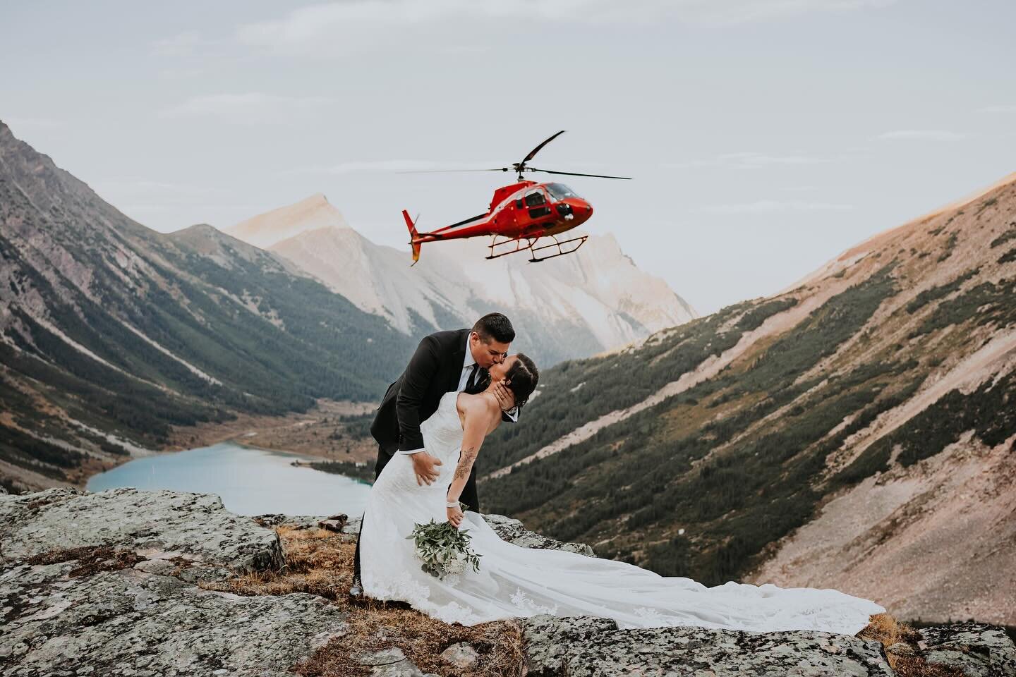 Looking to say &lsquo;I do&rsquo; in the most unforgettable way? Take a cue from Amanda and Jim&rsquo;s helicopter elopement wedding amidst the stunning landscapes of Banff! Their day was filled with love, laughter, and picture-perfect moments.
Head 