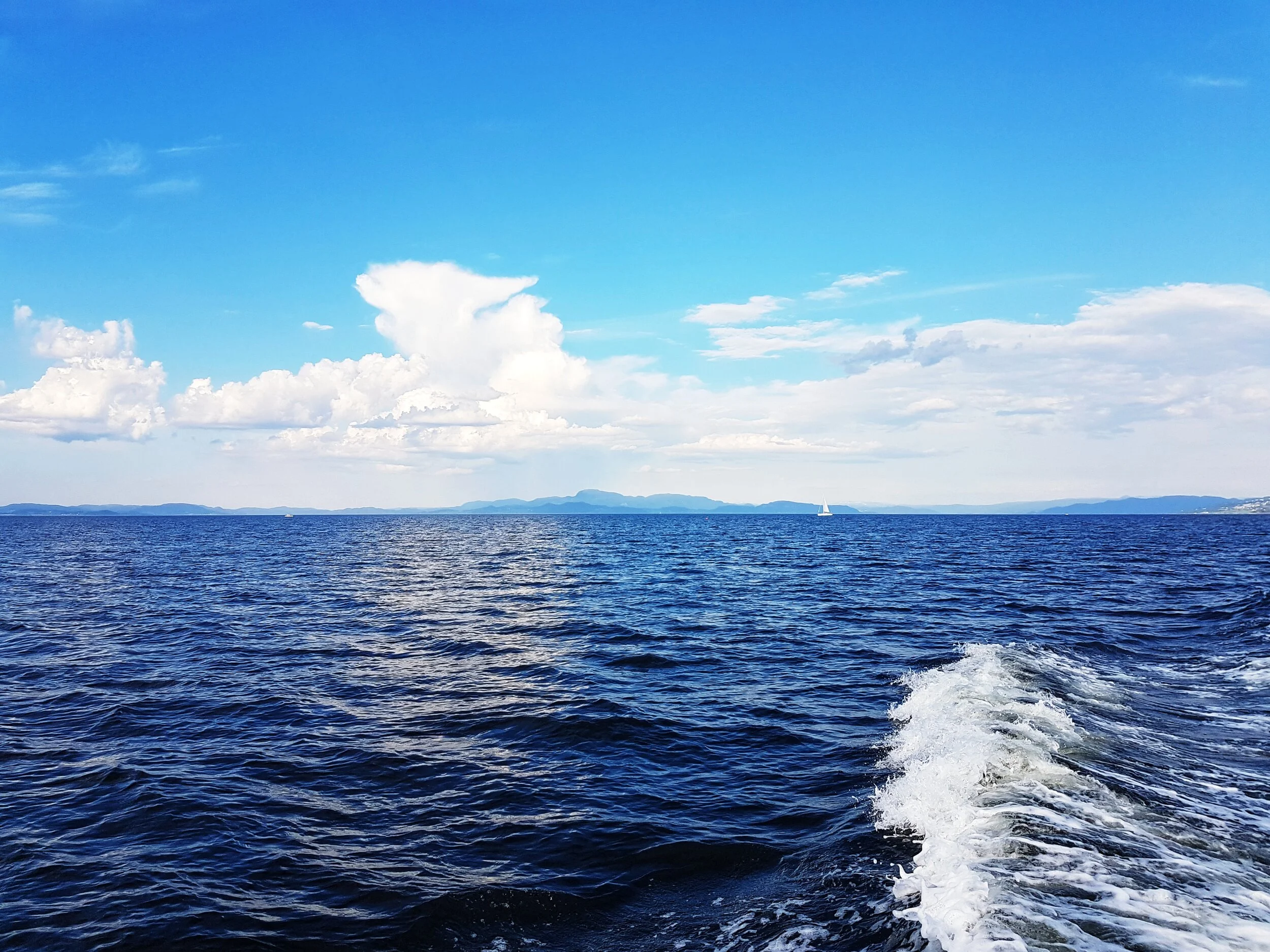 strindfjorden fjord wave blue sky landskape.jpeg
